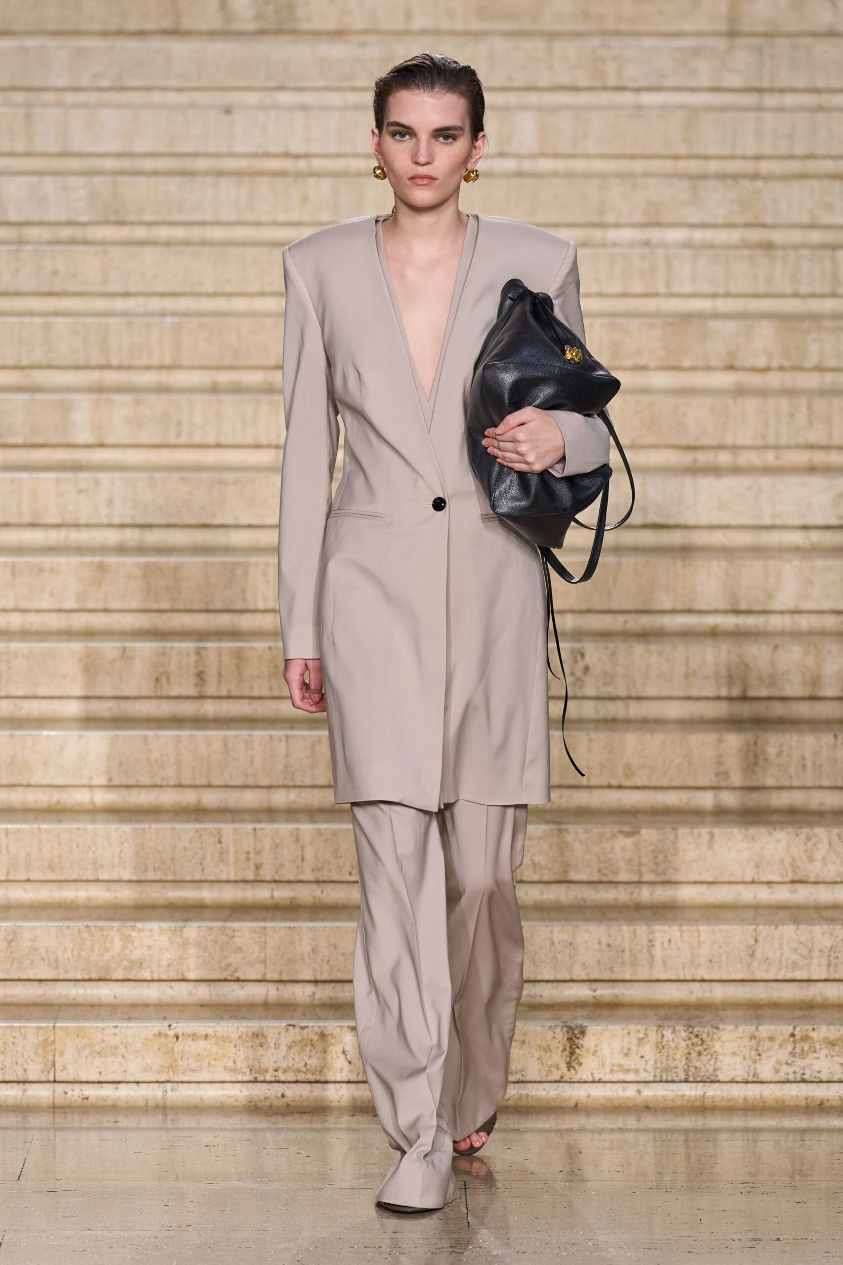 beige cotton long-sleeve v-neck tailored buttoned blazer