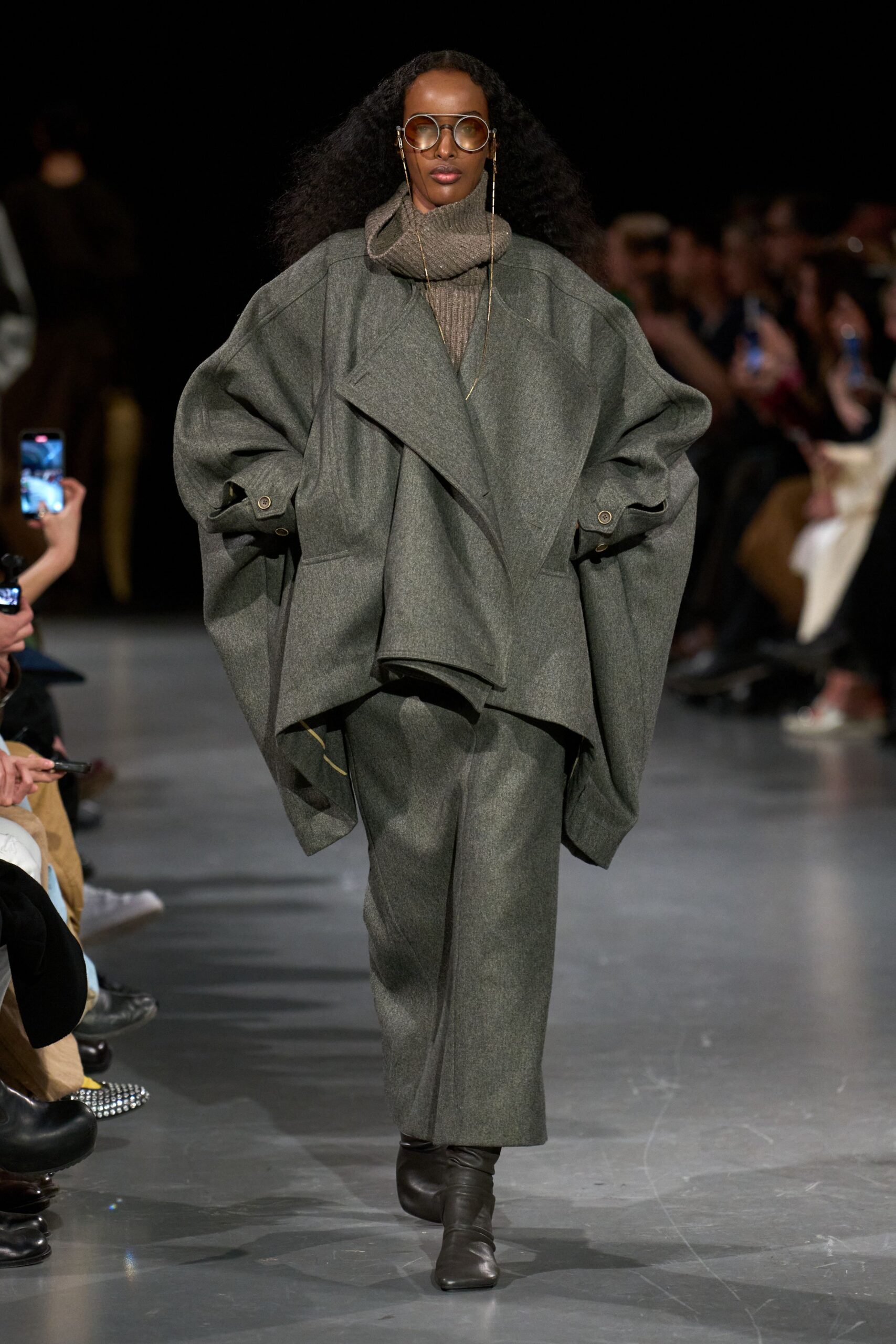 gray wool long-sleeve collared oversized draped coat