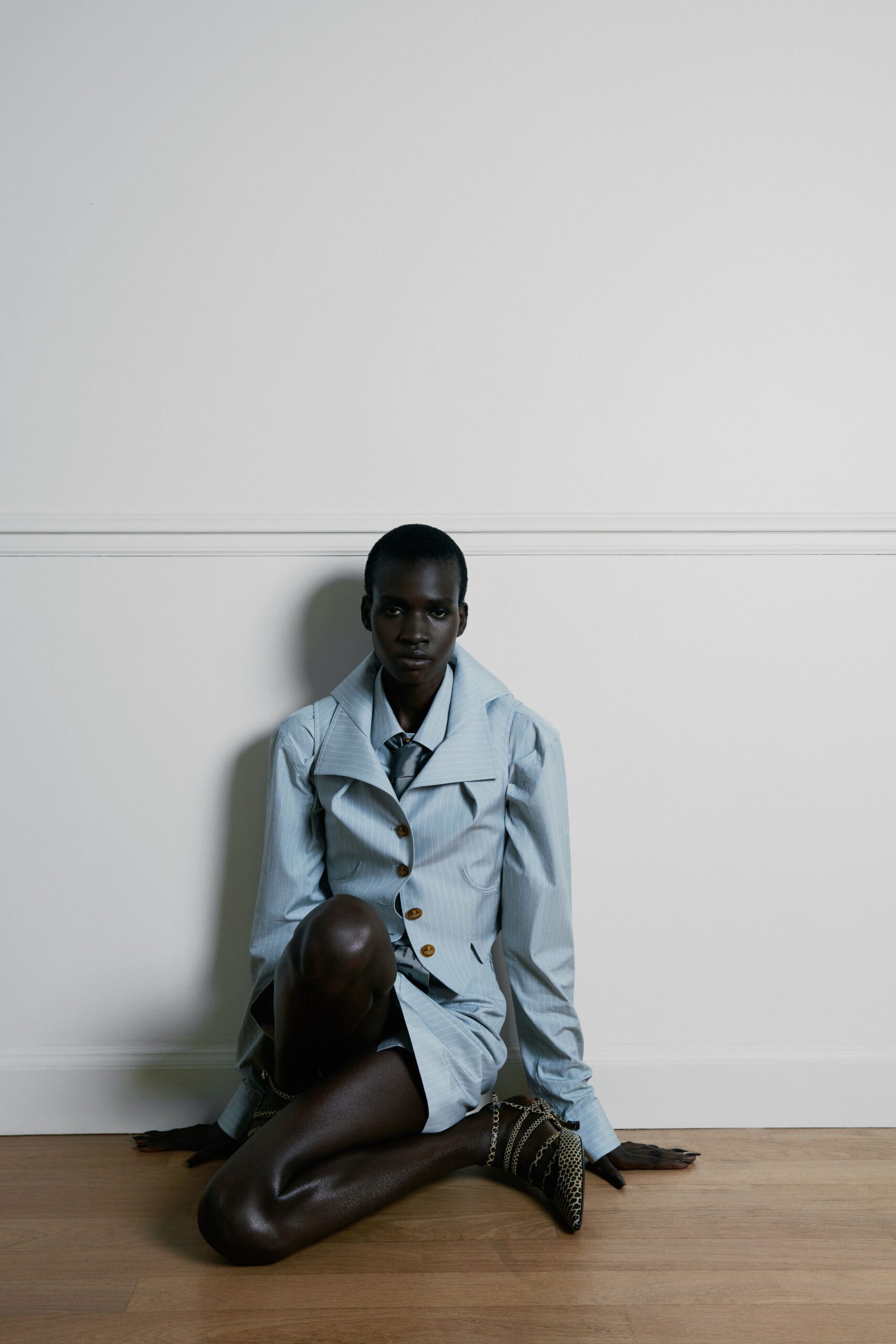 blue cotton long-sleeve collared fitted buttoned short blazer