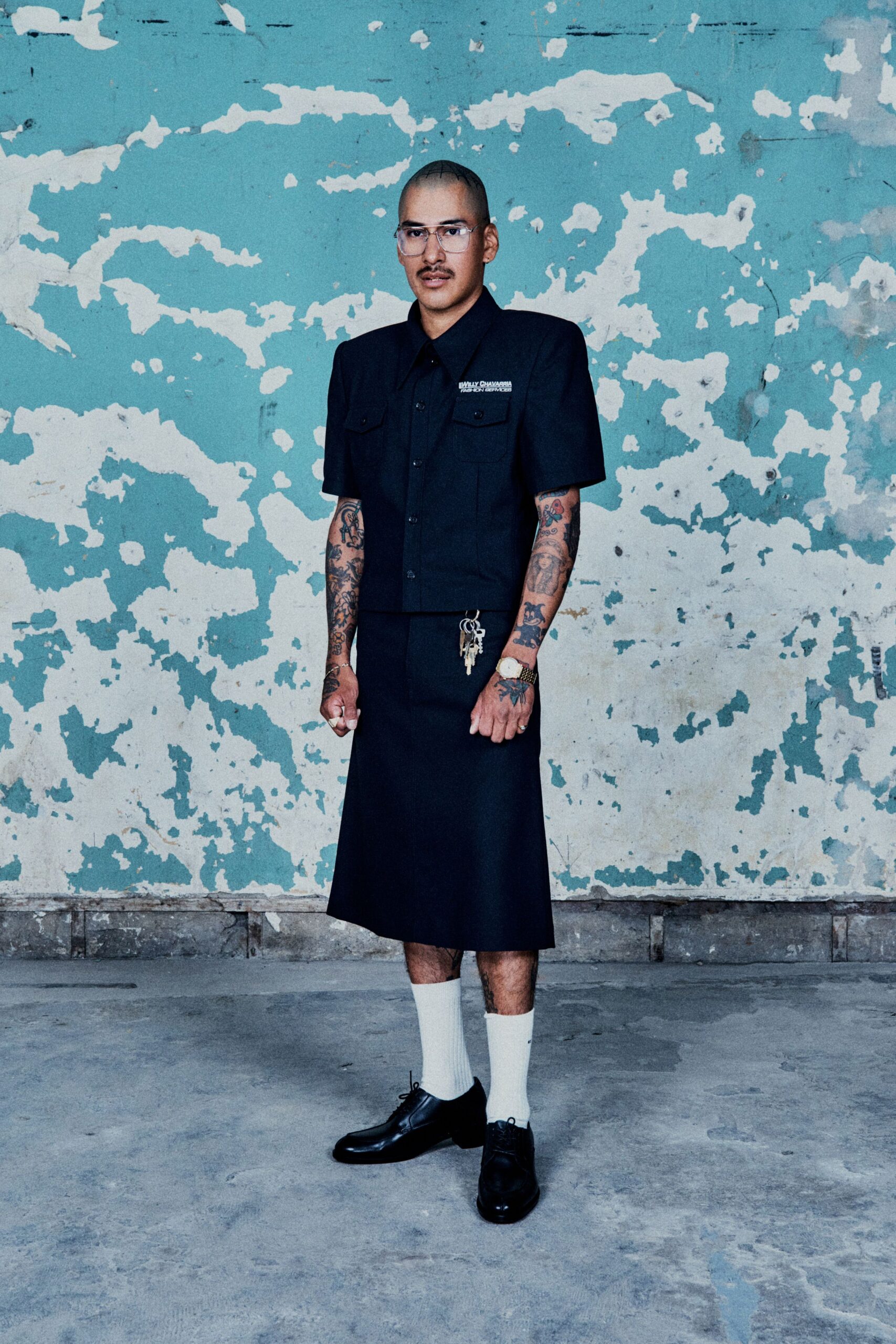 black short-sleeve collared fitted shirt