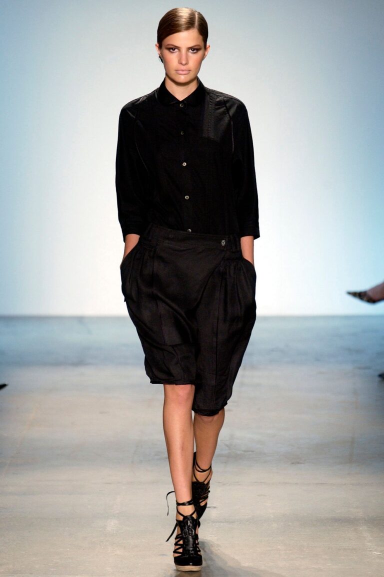 Phi Spring 2005 Ready-to-Wear