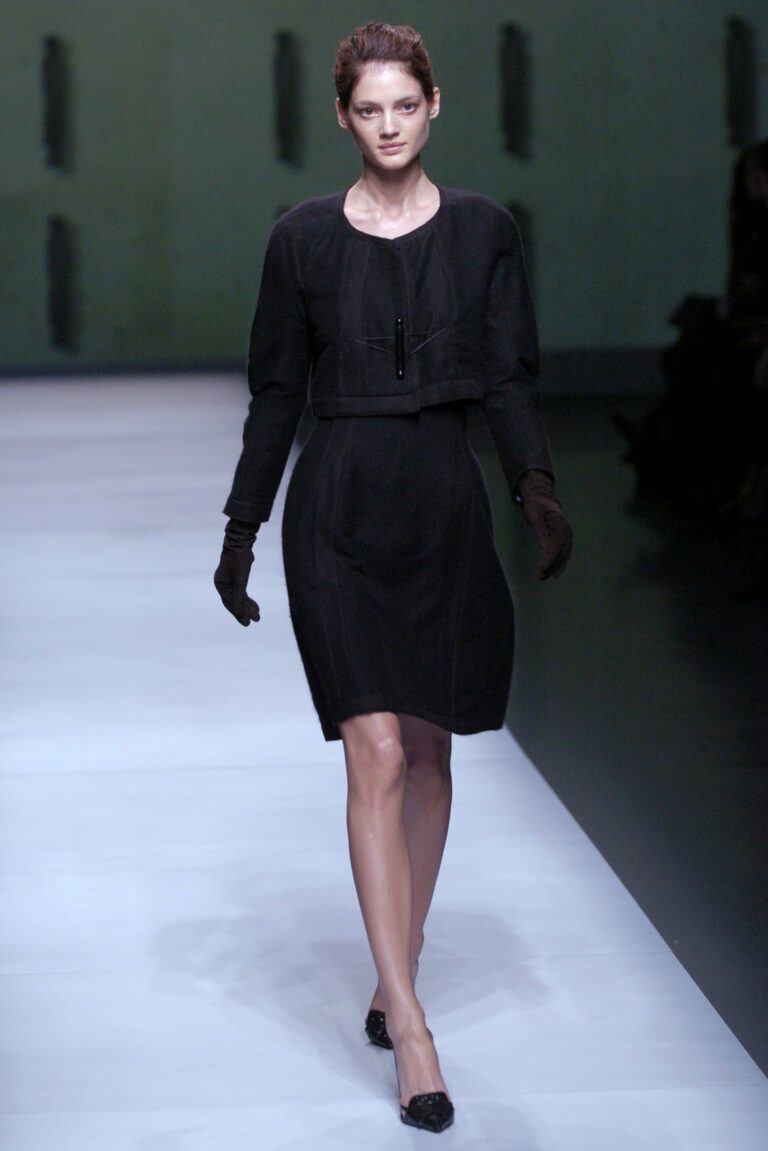 Rochas Fall 2004 Ready-to-Wear