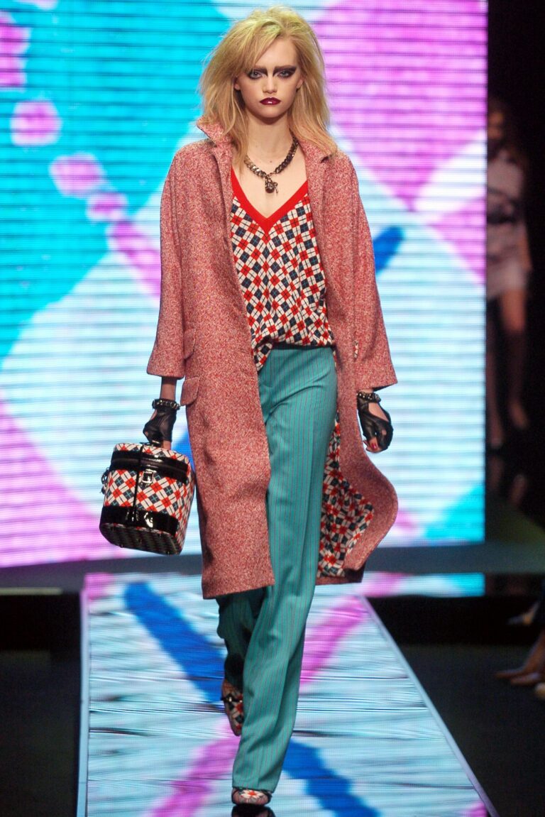 Versus Versace Fall 2004 Ready-to-Wear