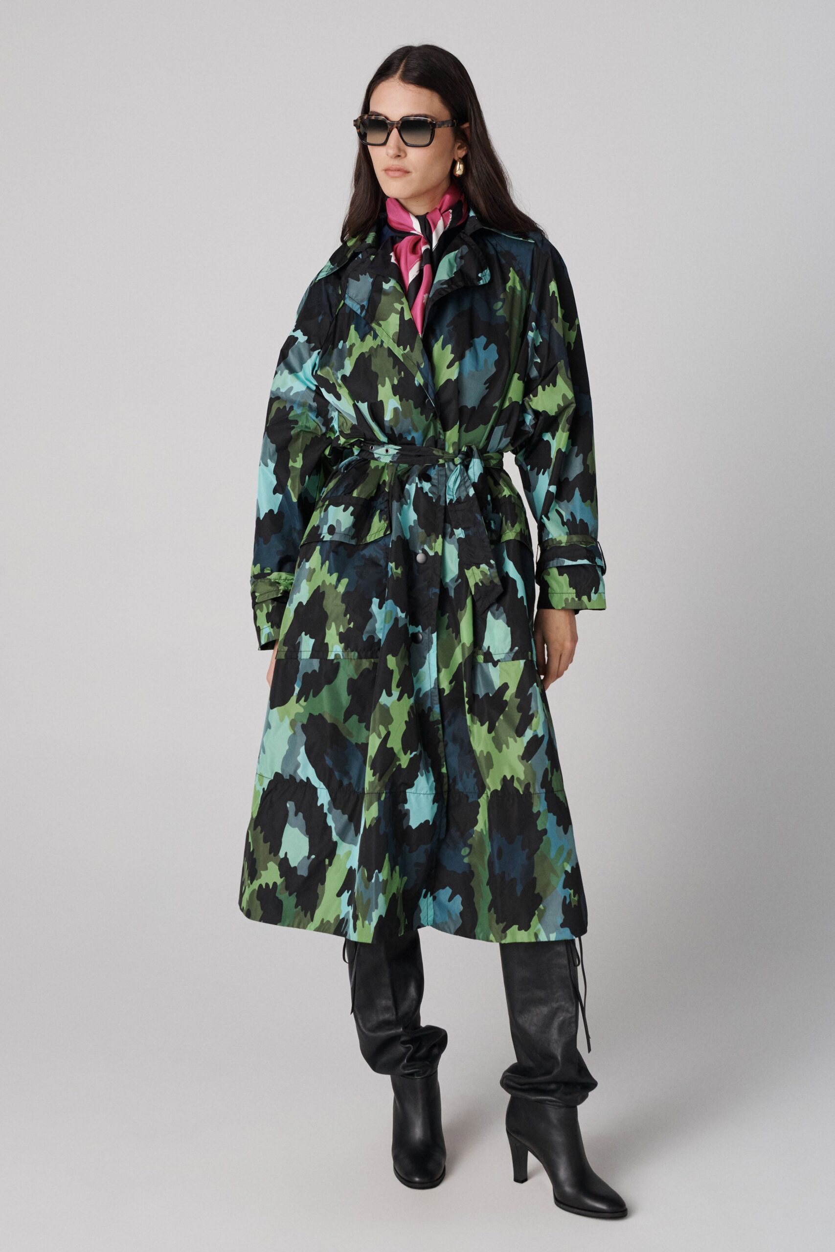 printed maxi trench coat with accessories