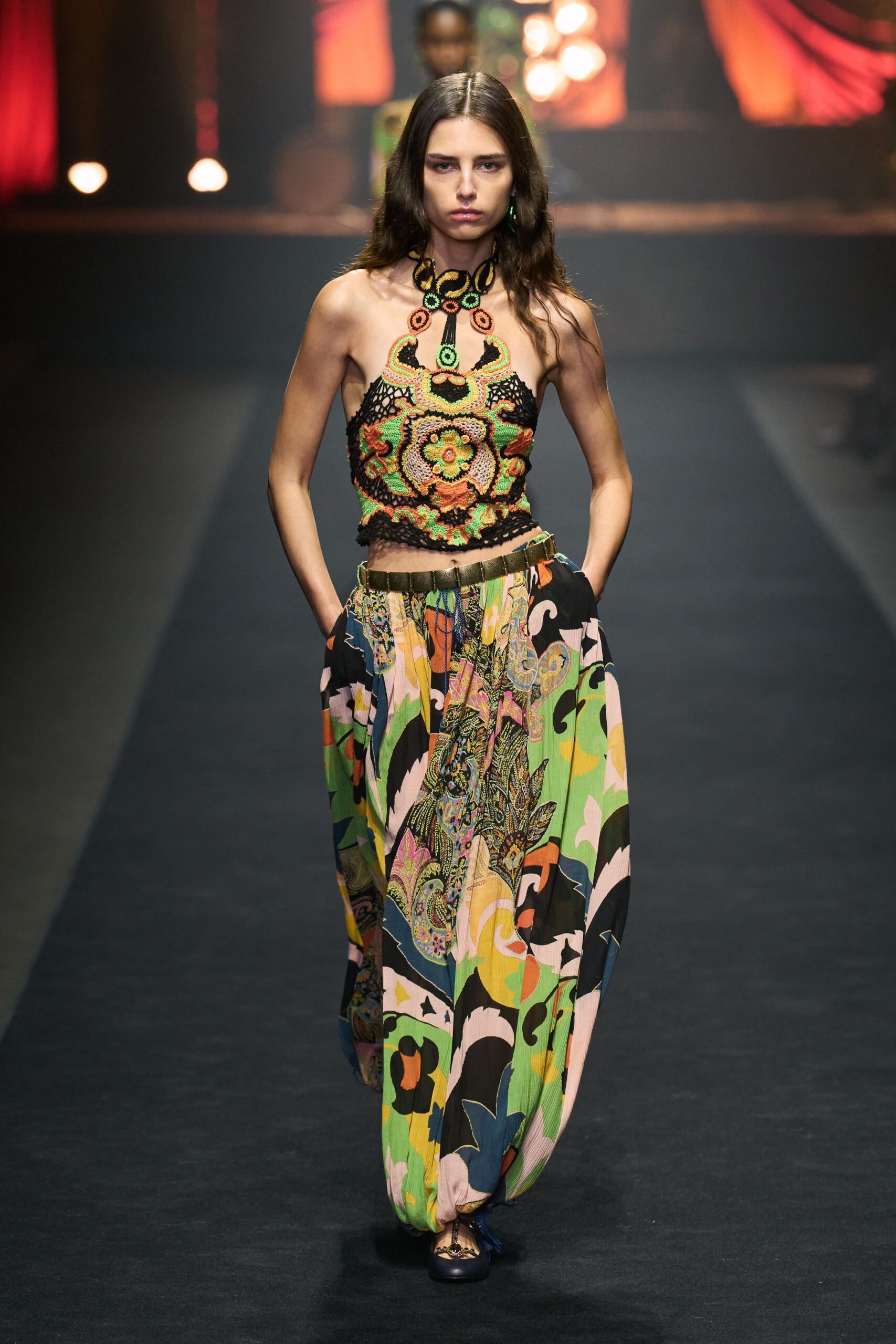 multi sleeveless fitted embroidered cropped crop-top