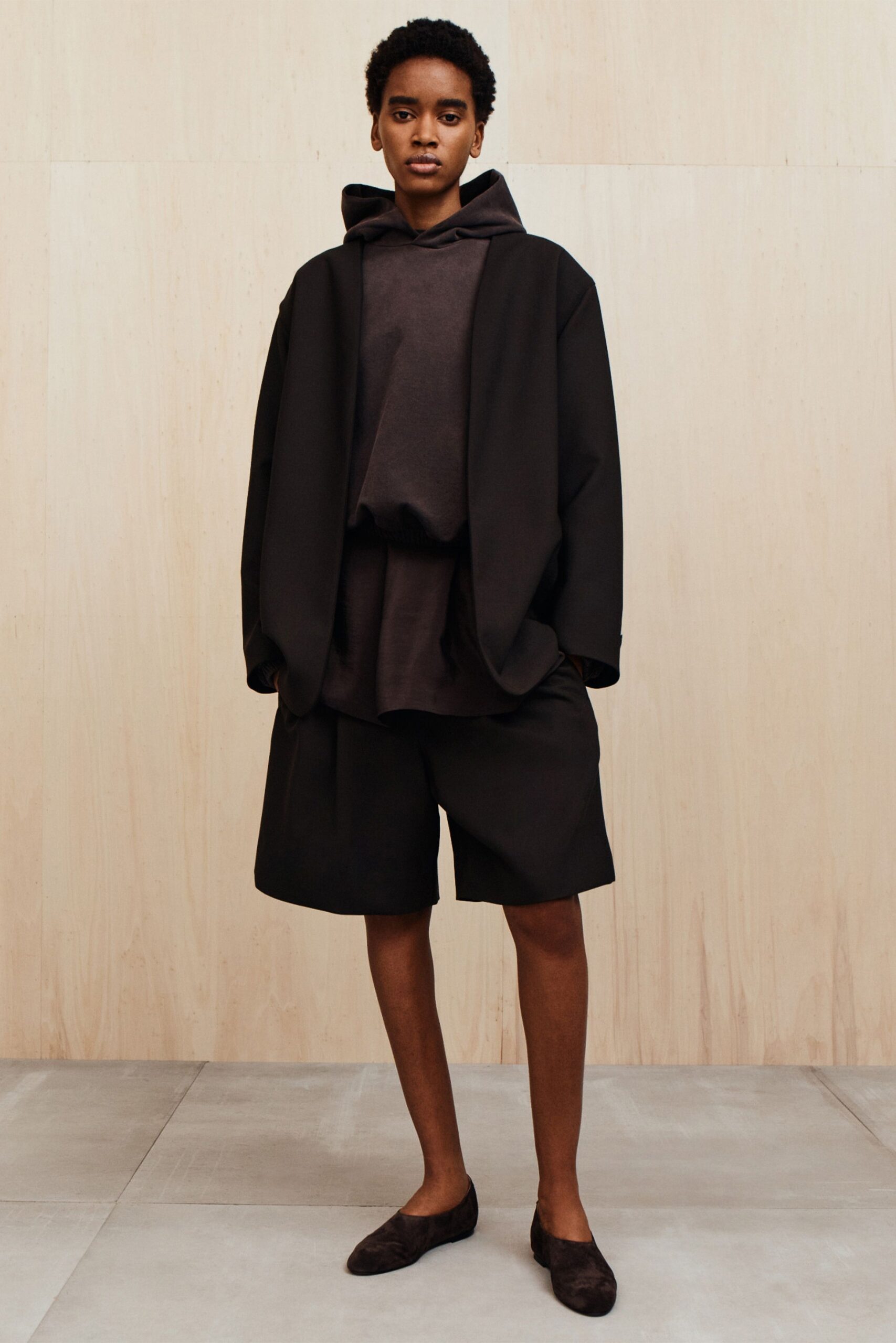 black cotton long-sleeve hooded relaxed hoodie