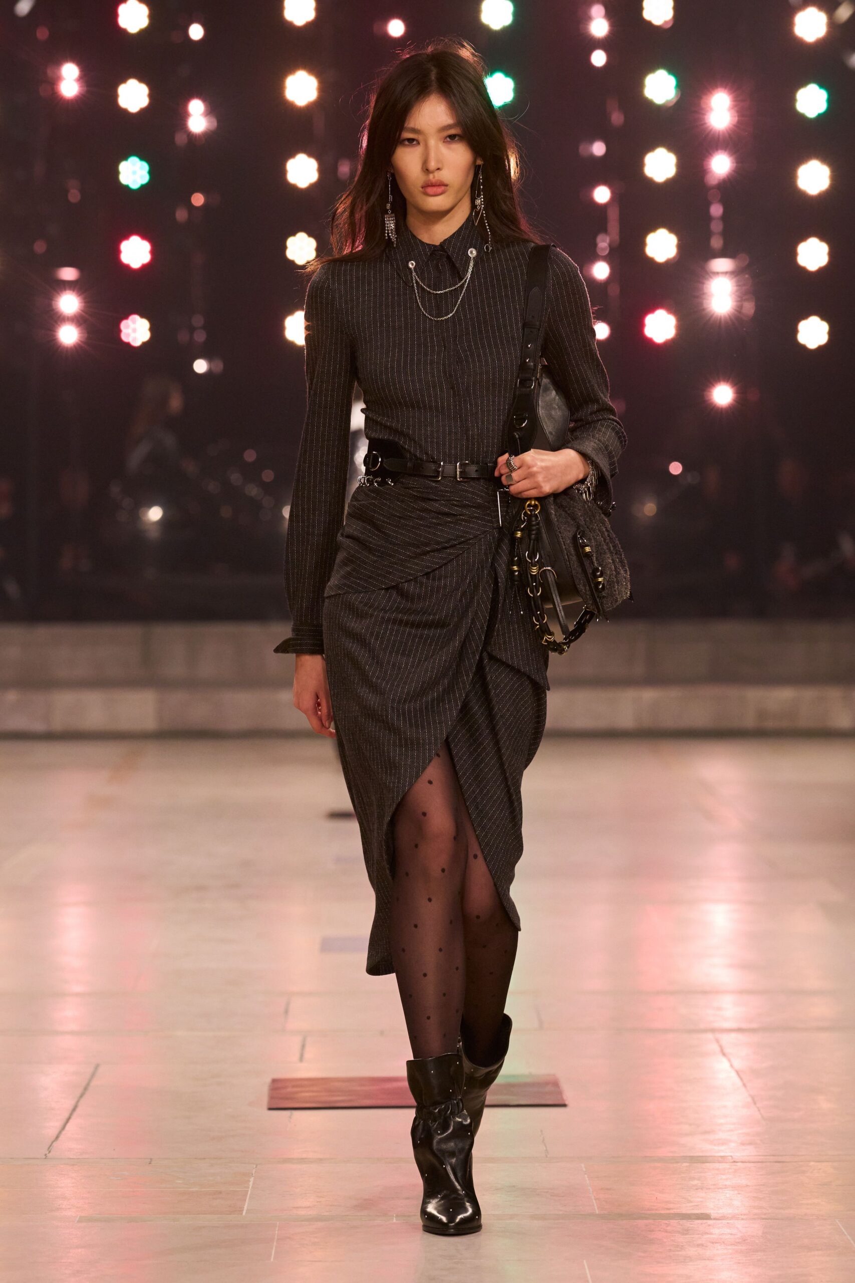 black fitted midi dress with boots