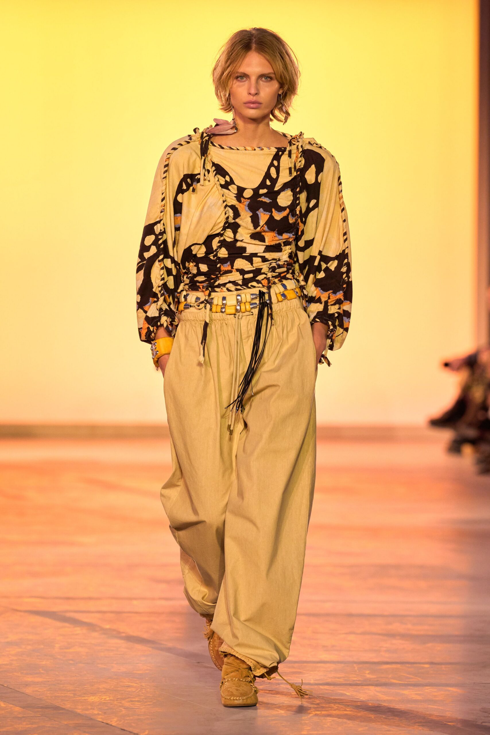 relaxed printed top and wide-leg pants