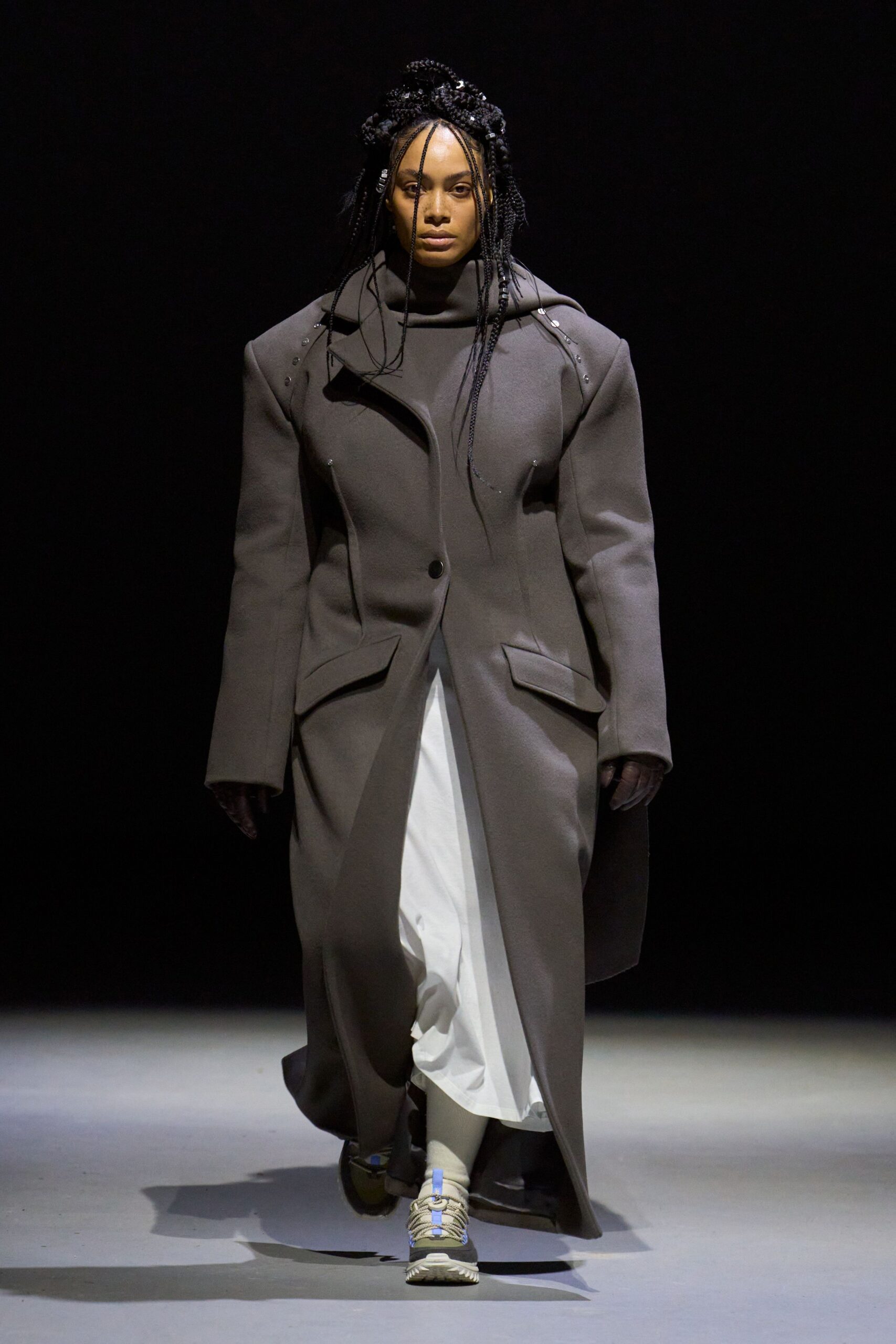 gray wool long-sleeve collared oversized buttoned maxi coat