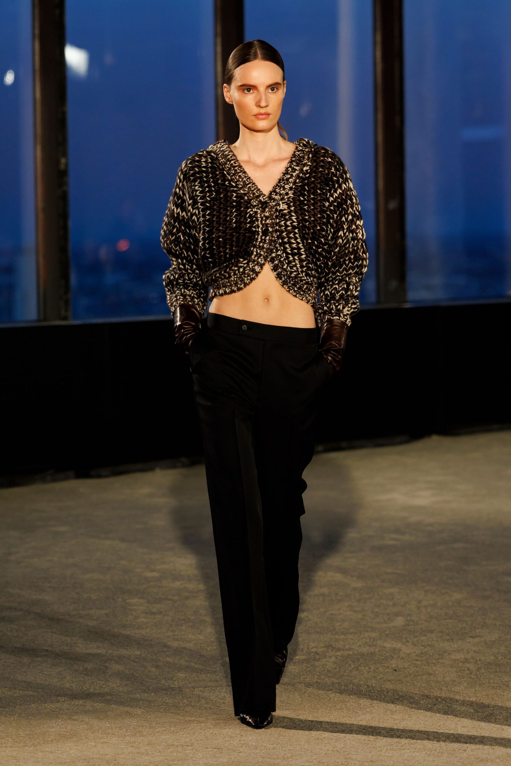 black wool long-sleeve collared fitted cropped top