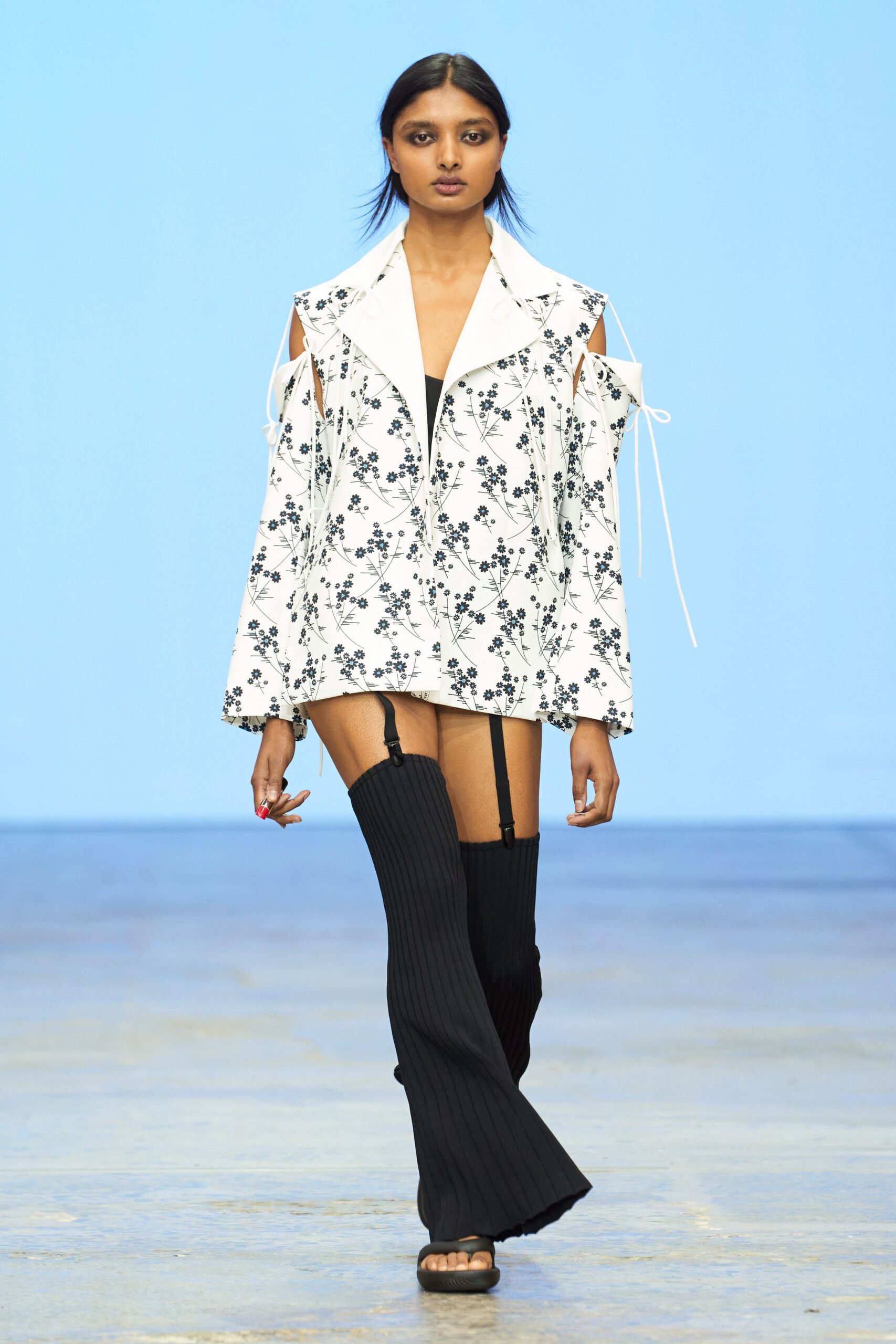 white cotton long-sleeve collared relaxed embroidered jacket