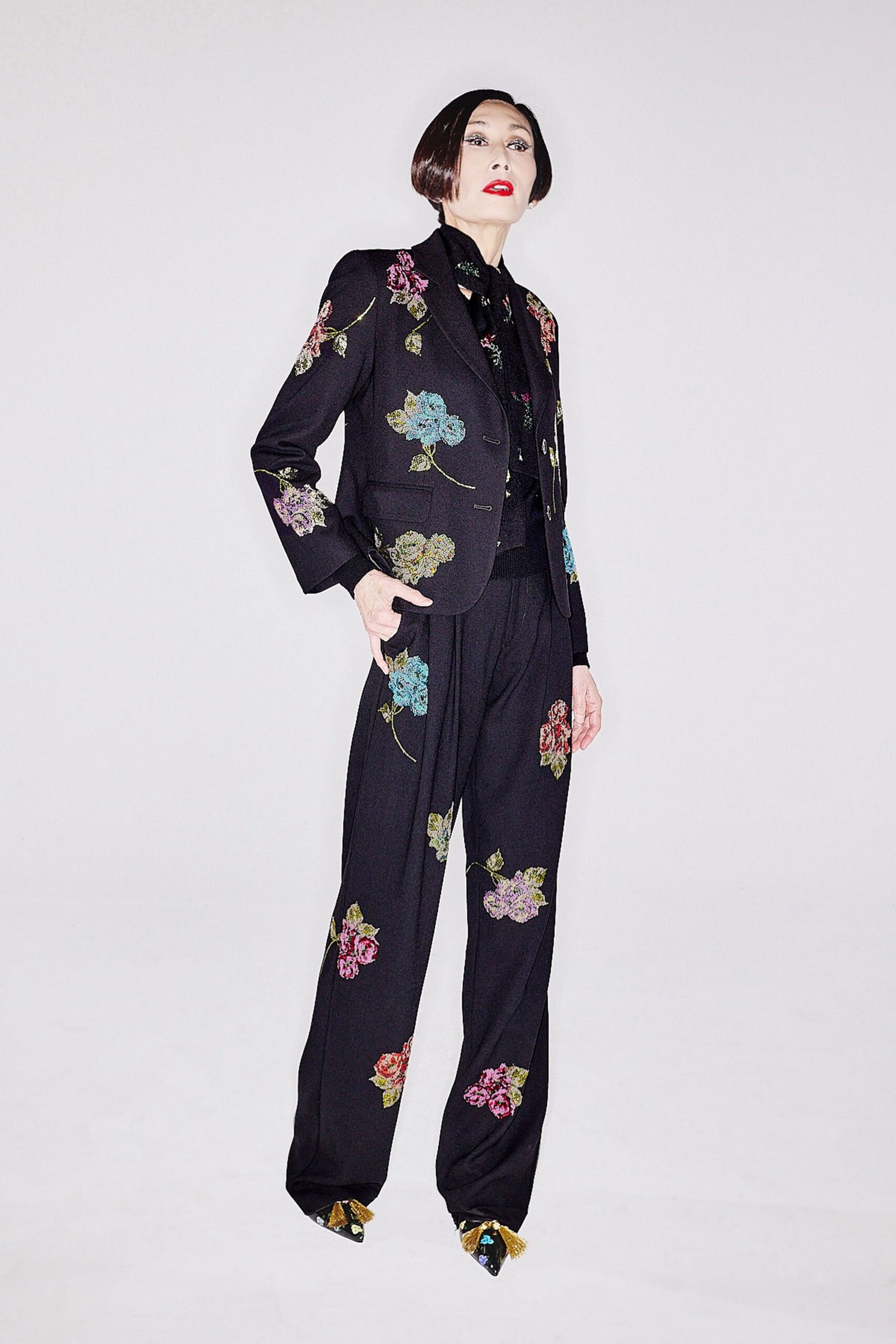 black wool long-sleeve collared tailored embroidered blazer