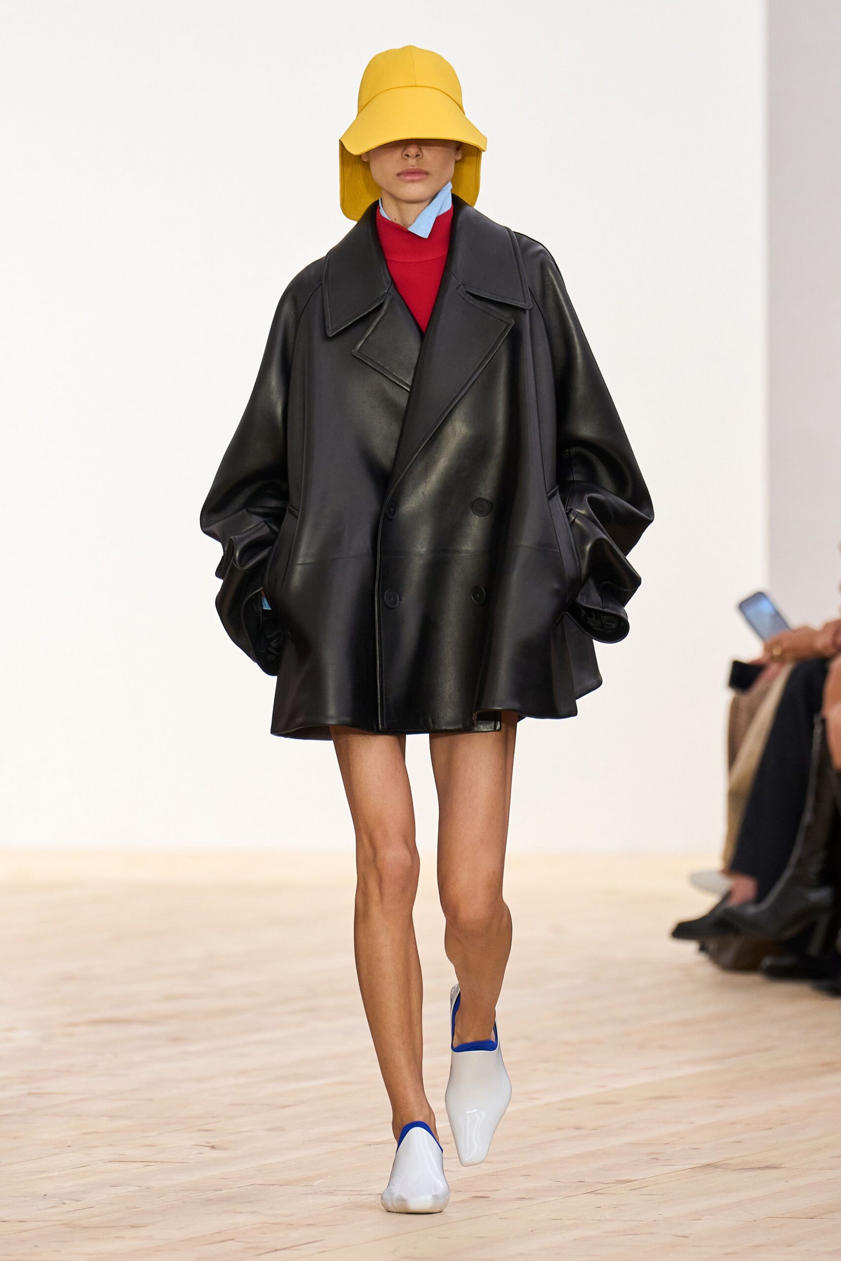 black leather long-sleeve collared oversized zippered short coat
