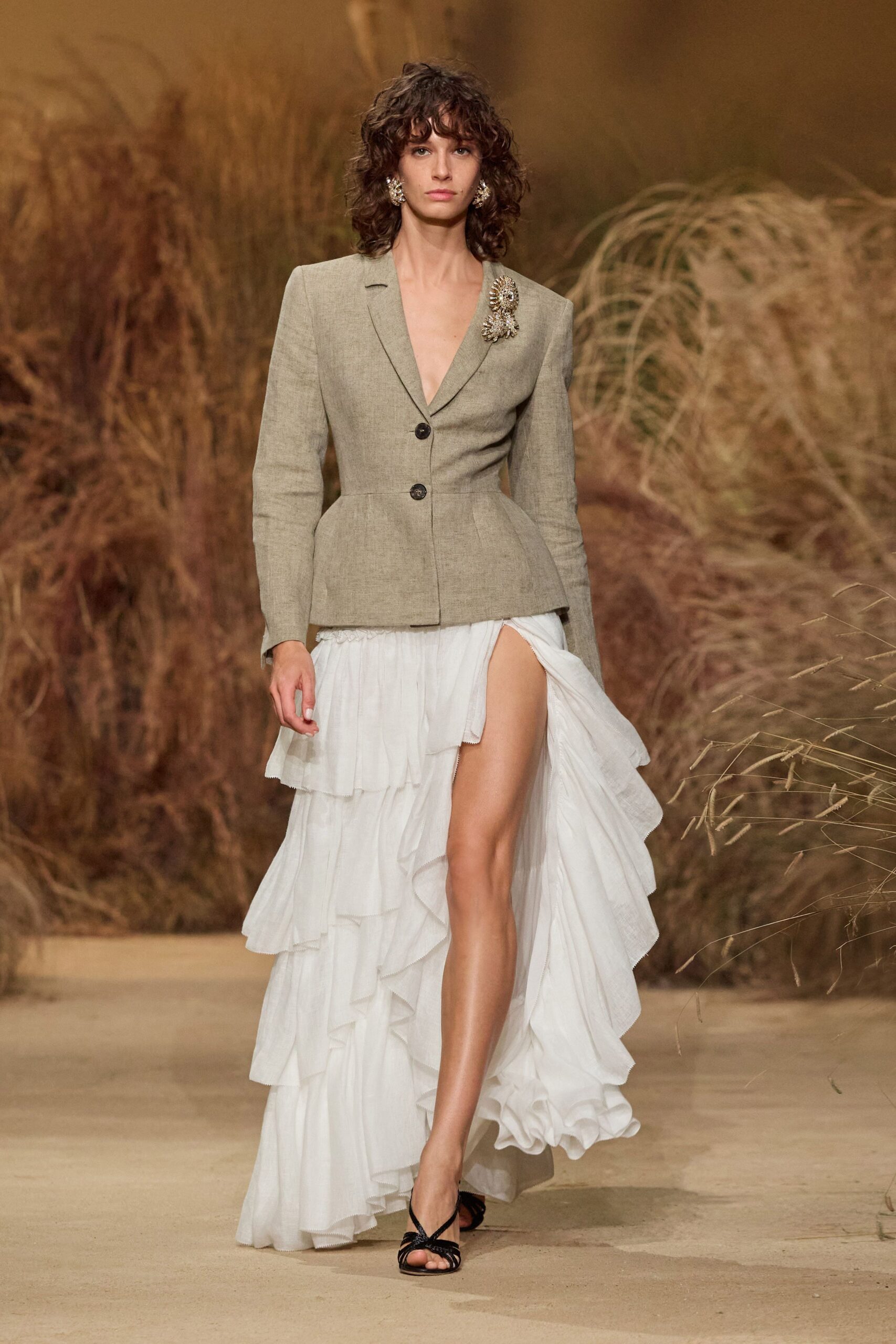 beige linen long-sleeve v-neck tailored buttoned blazer