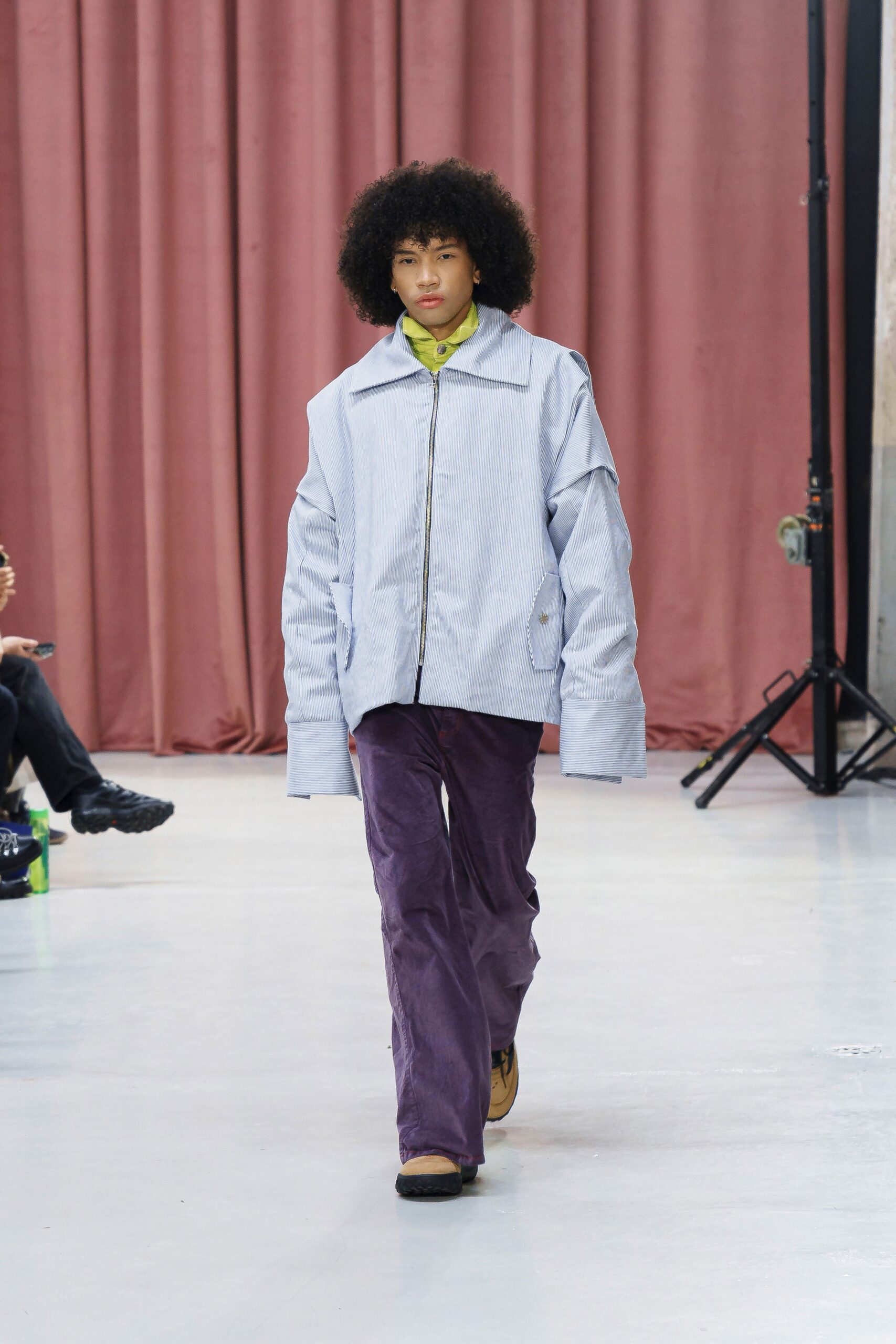 blue cotton long-sleeve collared oversized buttoned jacket