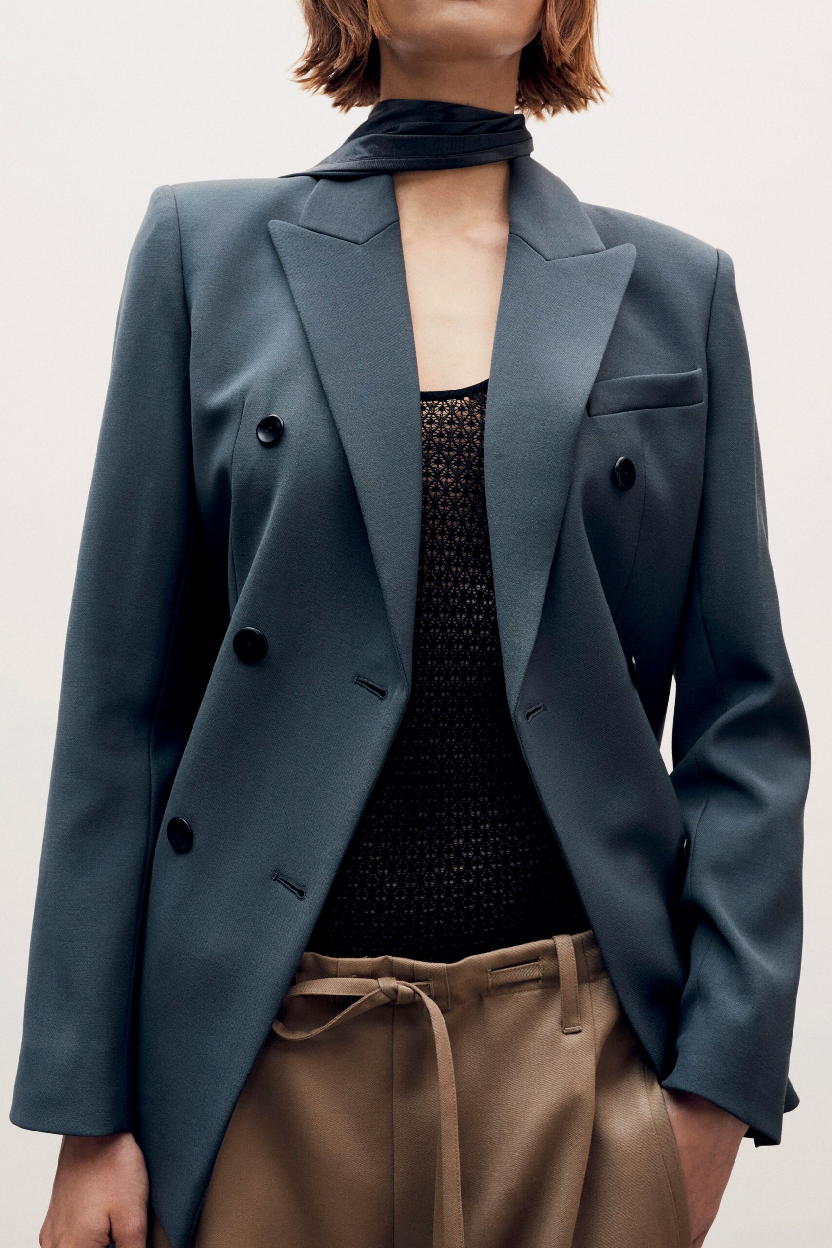 blue cotton long-sleeve collared structured blazer