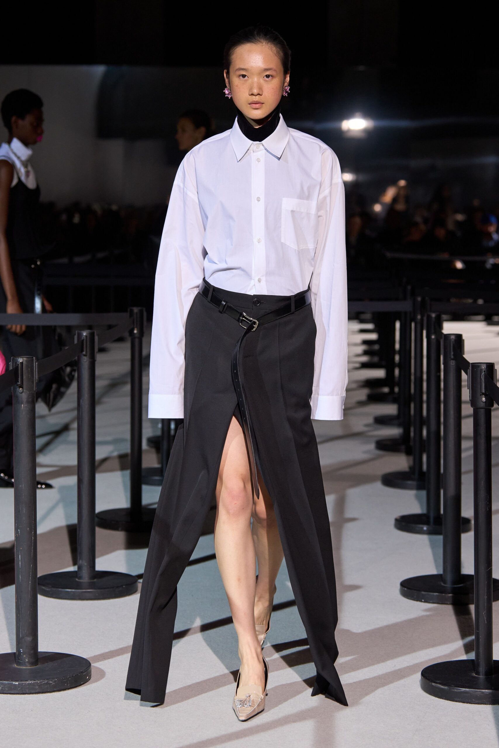 oversized white shirt black skirt