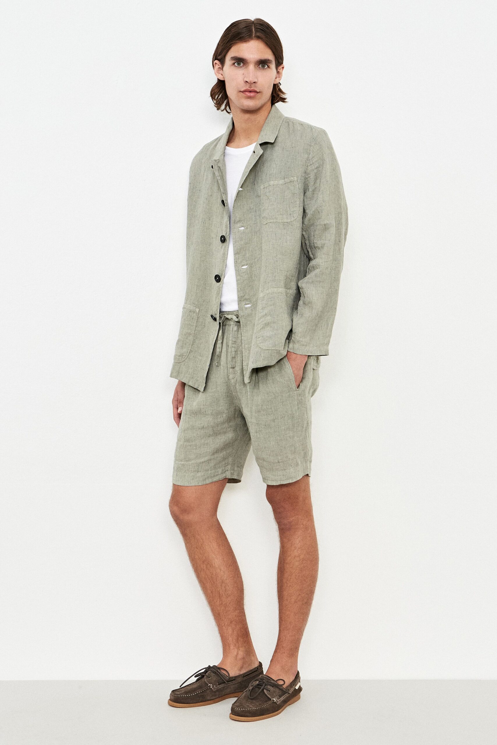 gray linen jacket with shorts