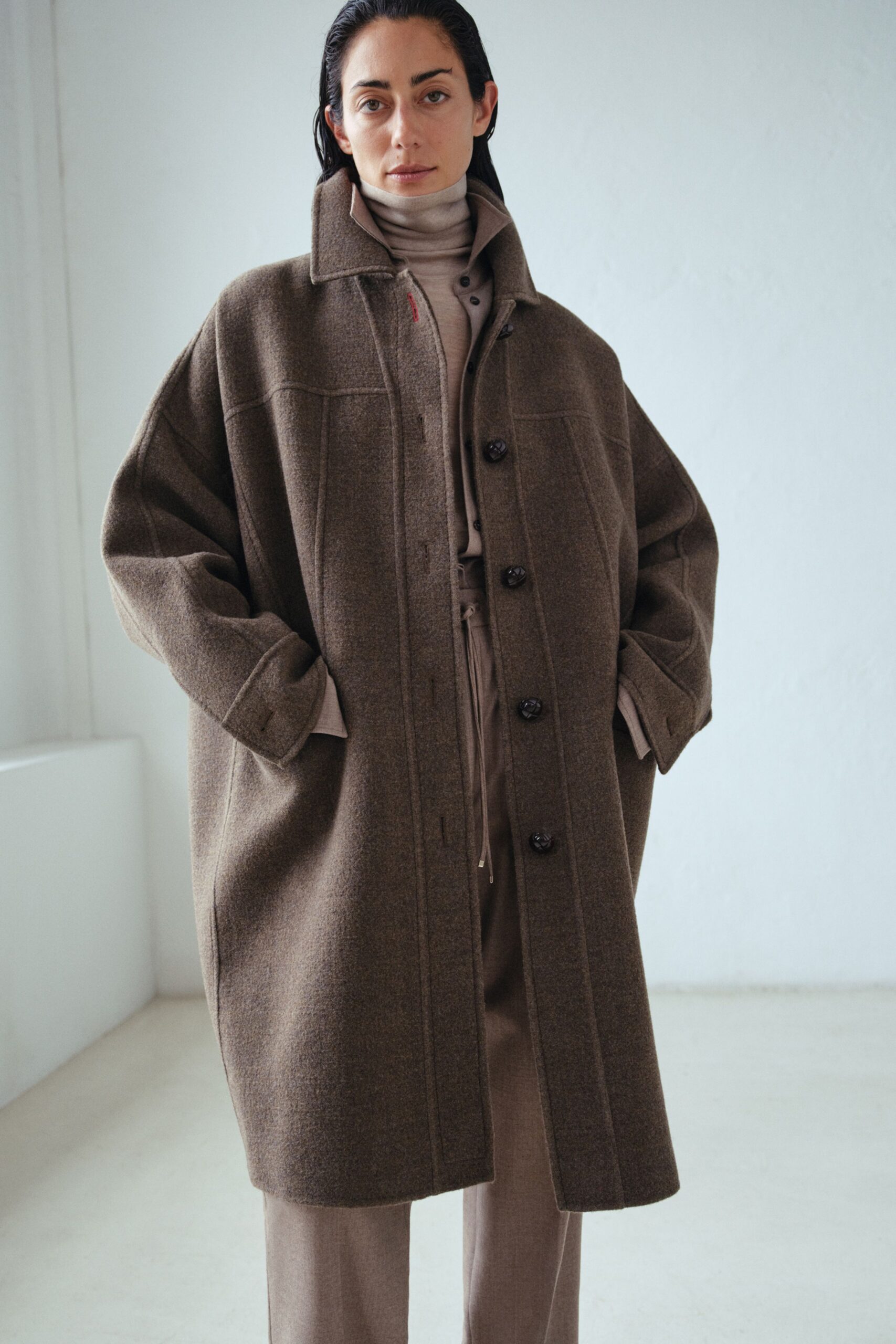 brown wool long-sleeve collared oversized coat
