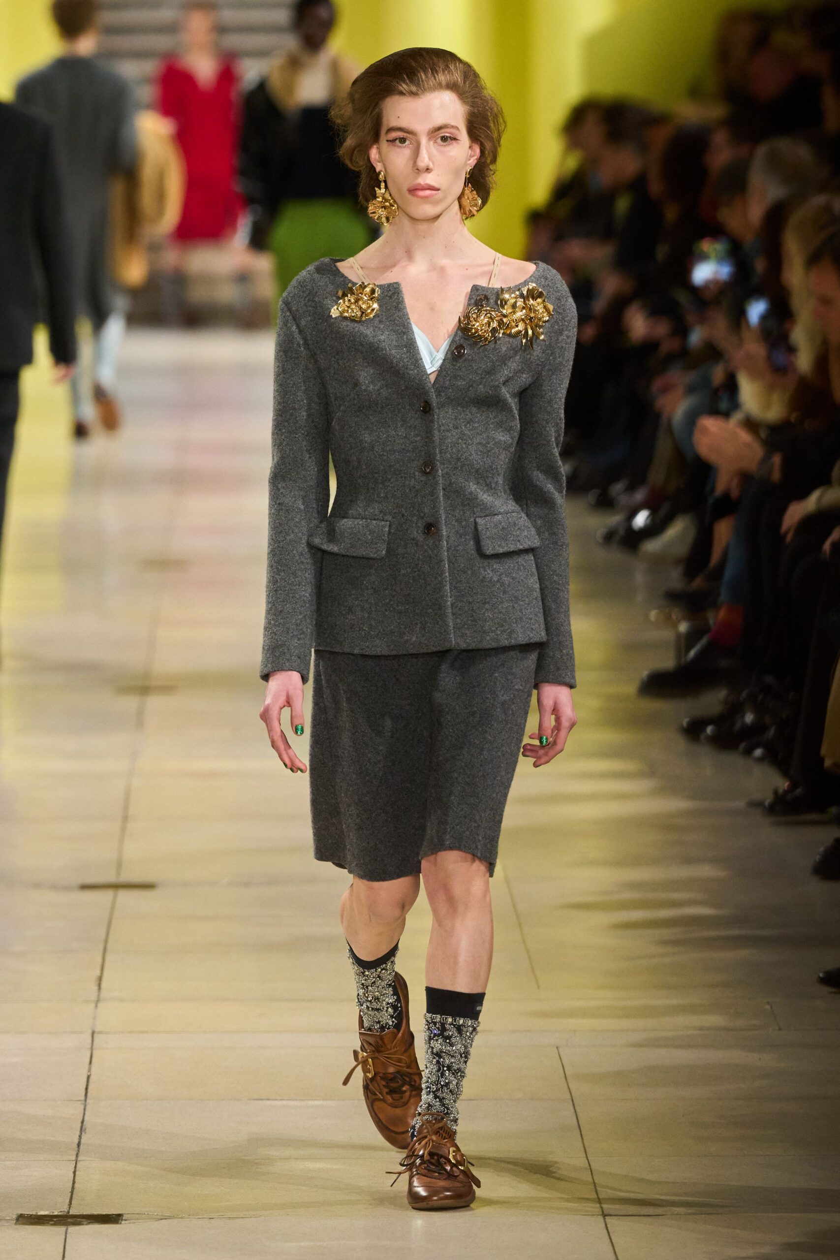 gray wool long-sleeve collared tailored buttoned embroidered blazer