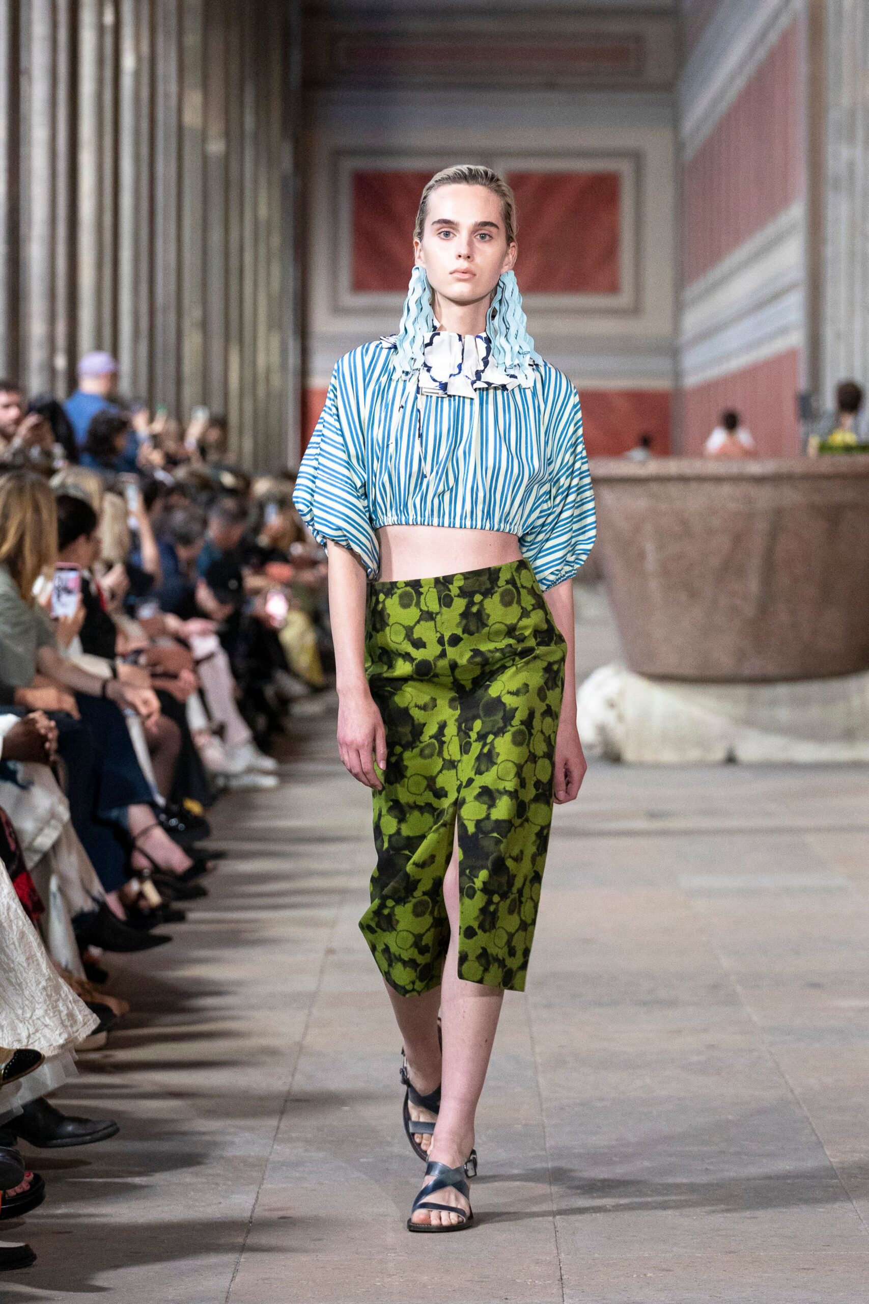 blue cotton long-sleeve collared fitted striped cropped top