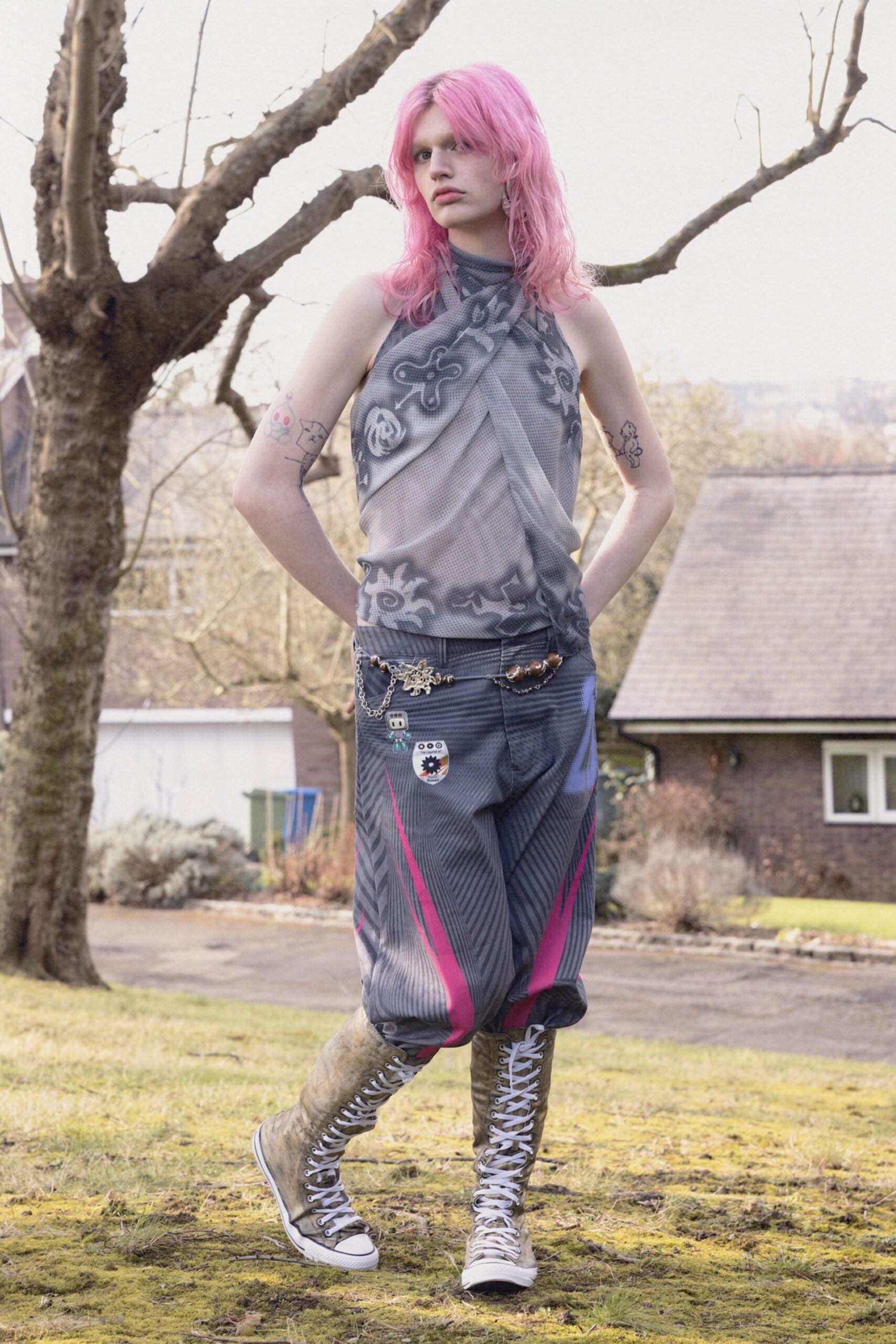 gray mesh sleeveless high-neck fitted printed sheer tank-top