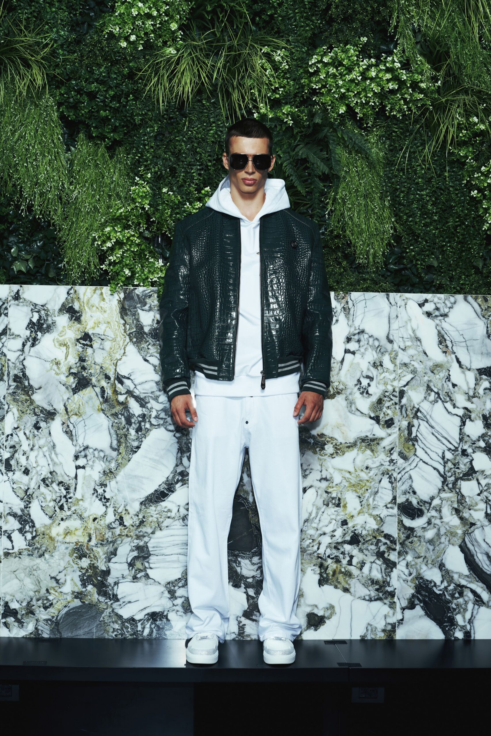 black leather long-sleeve collared fitted textured jacket