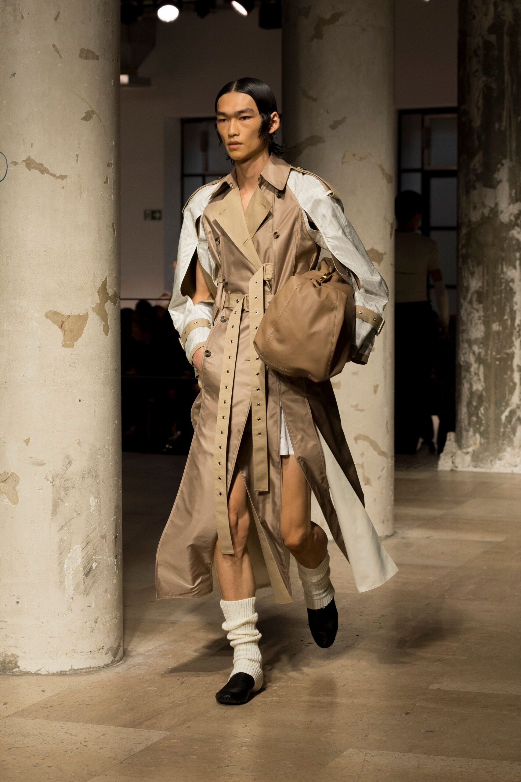 beige cotton long-sleeve collared relaxed buttoned zippered trench