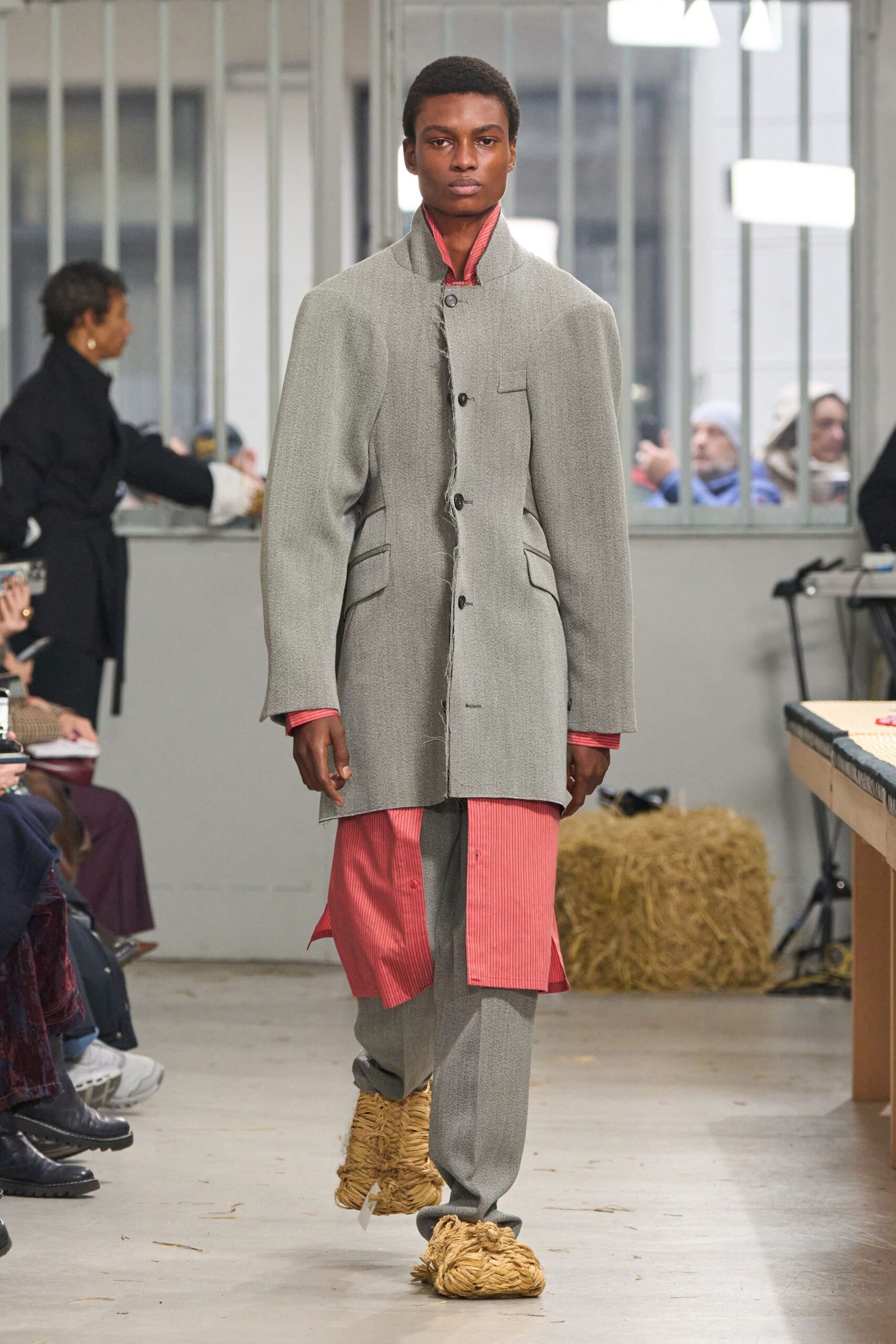 gray wool long-sleeve collared structured buttoned jacket