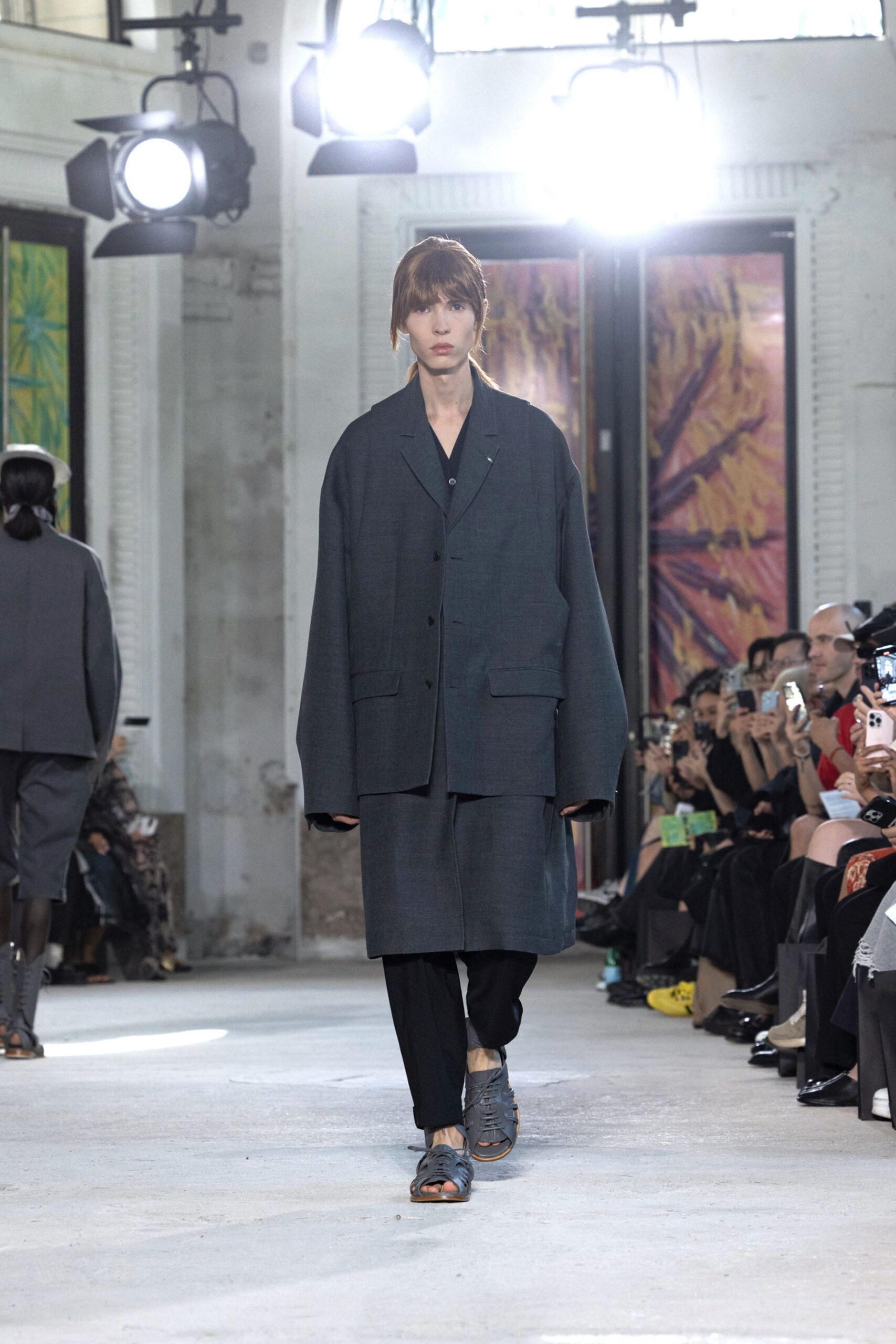 gray wool long-sleeve collared oversized buttoned jacket