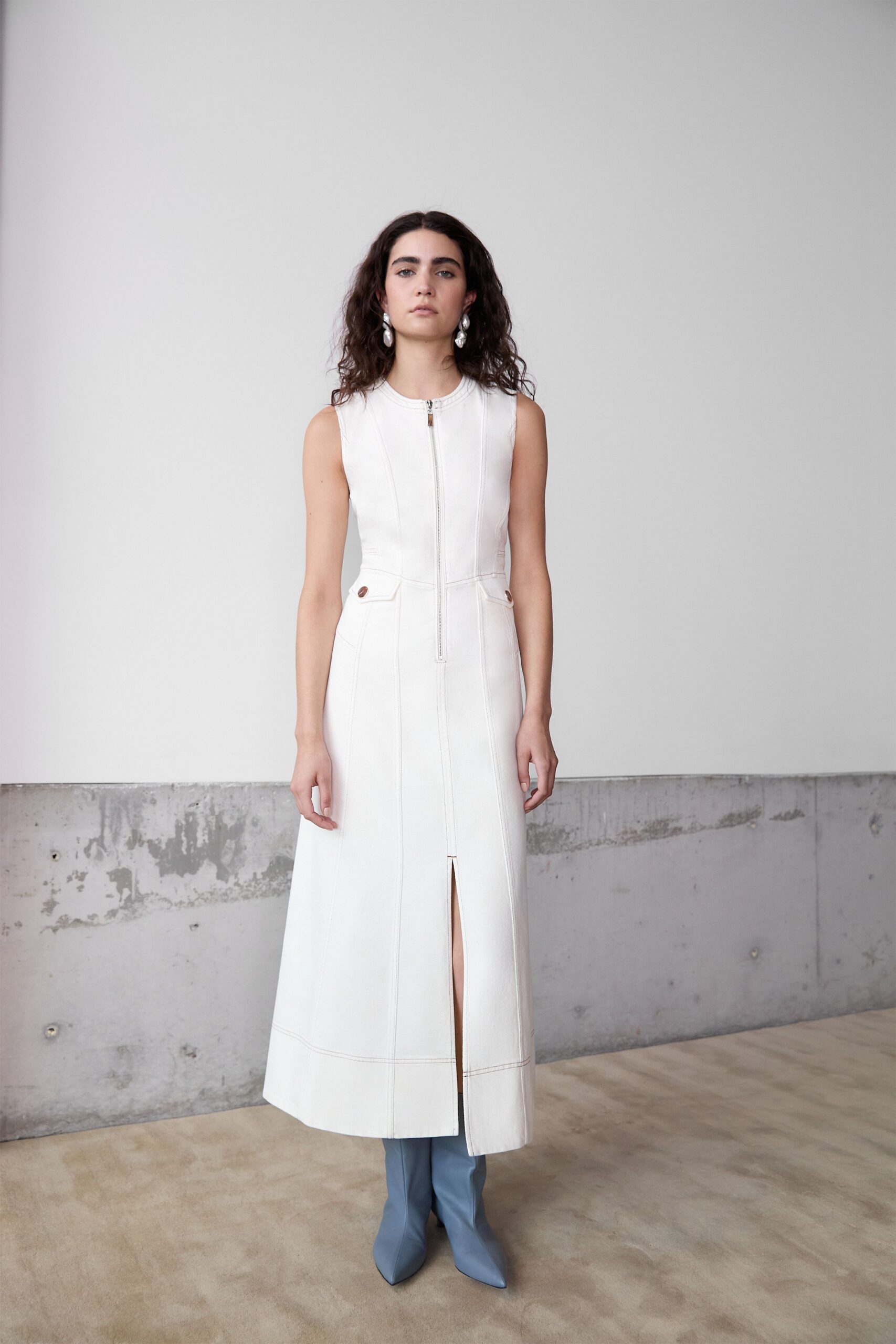 white cotton sleeveless v-neck fitted zippered midi dress
