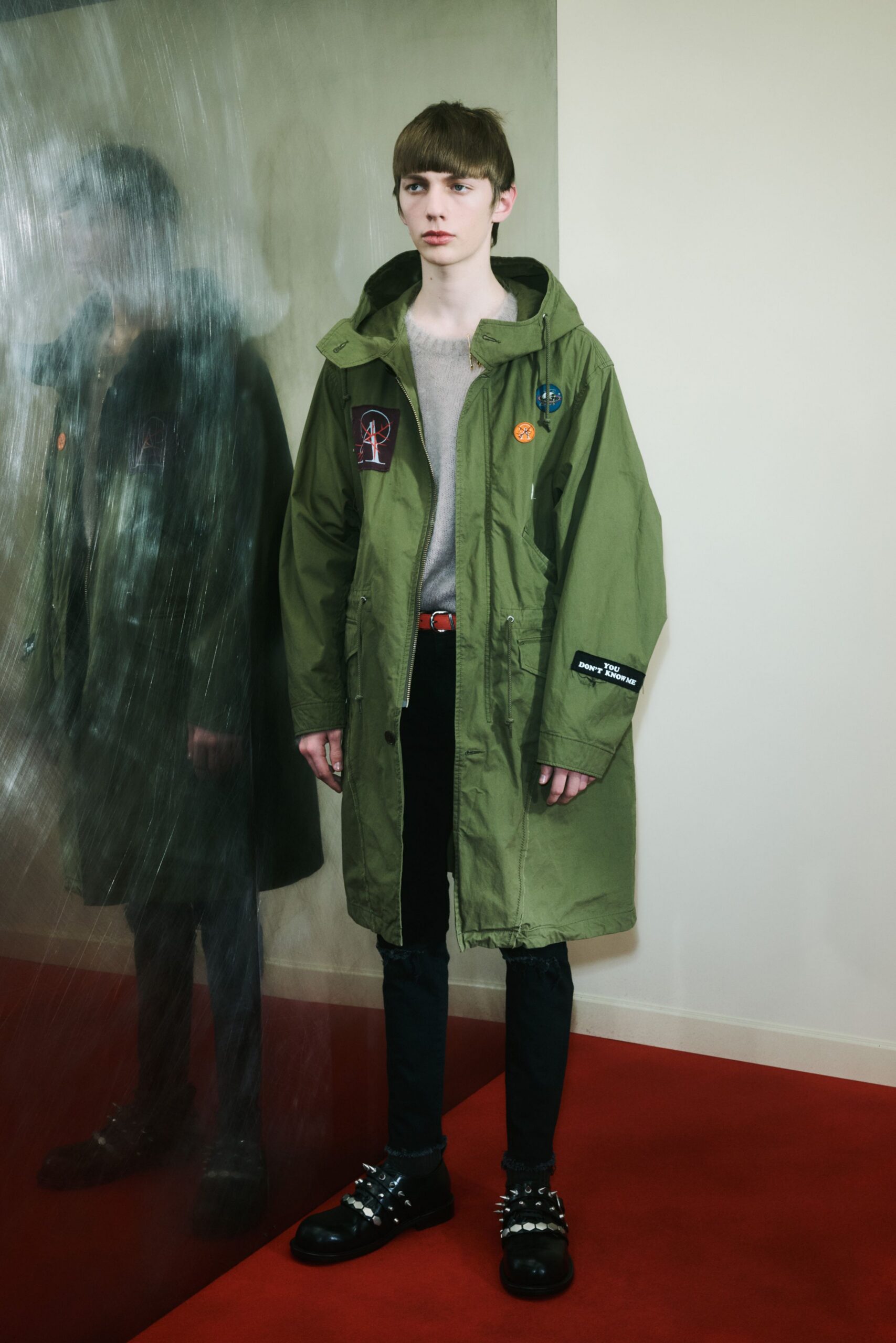 green cotton long-sleeve hooded relaxed zippered pockets parka