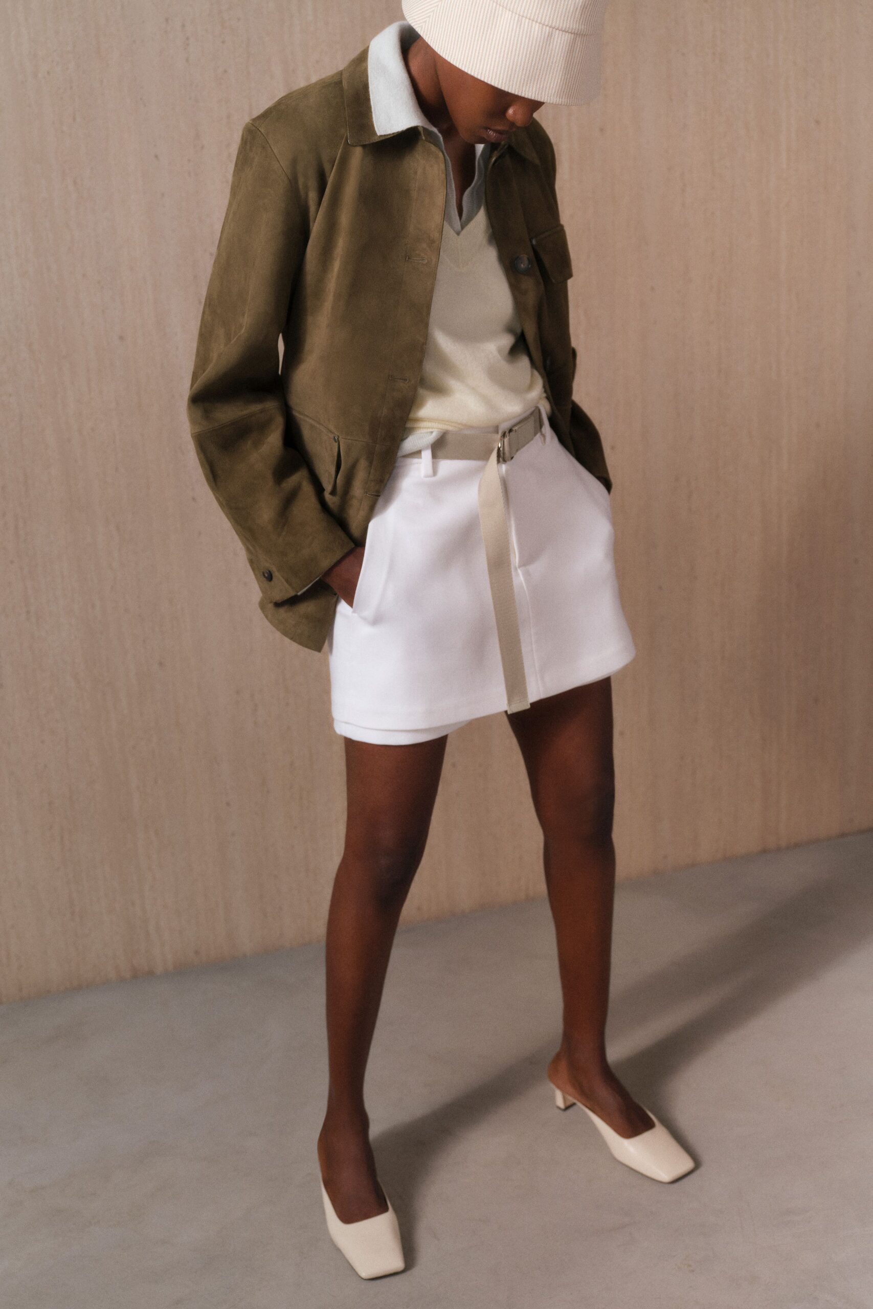 white cotton fitted pleated short skirt