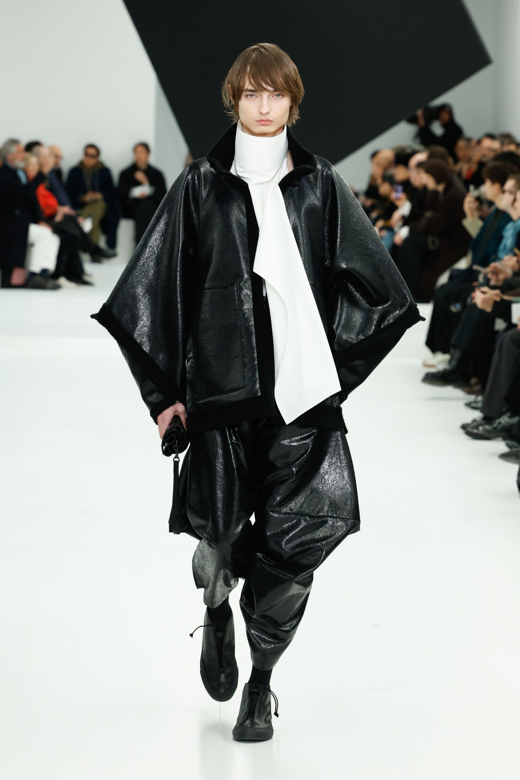 black leather long-sleeve collared relaxed zippered shiny jacket