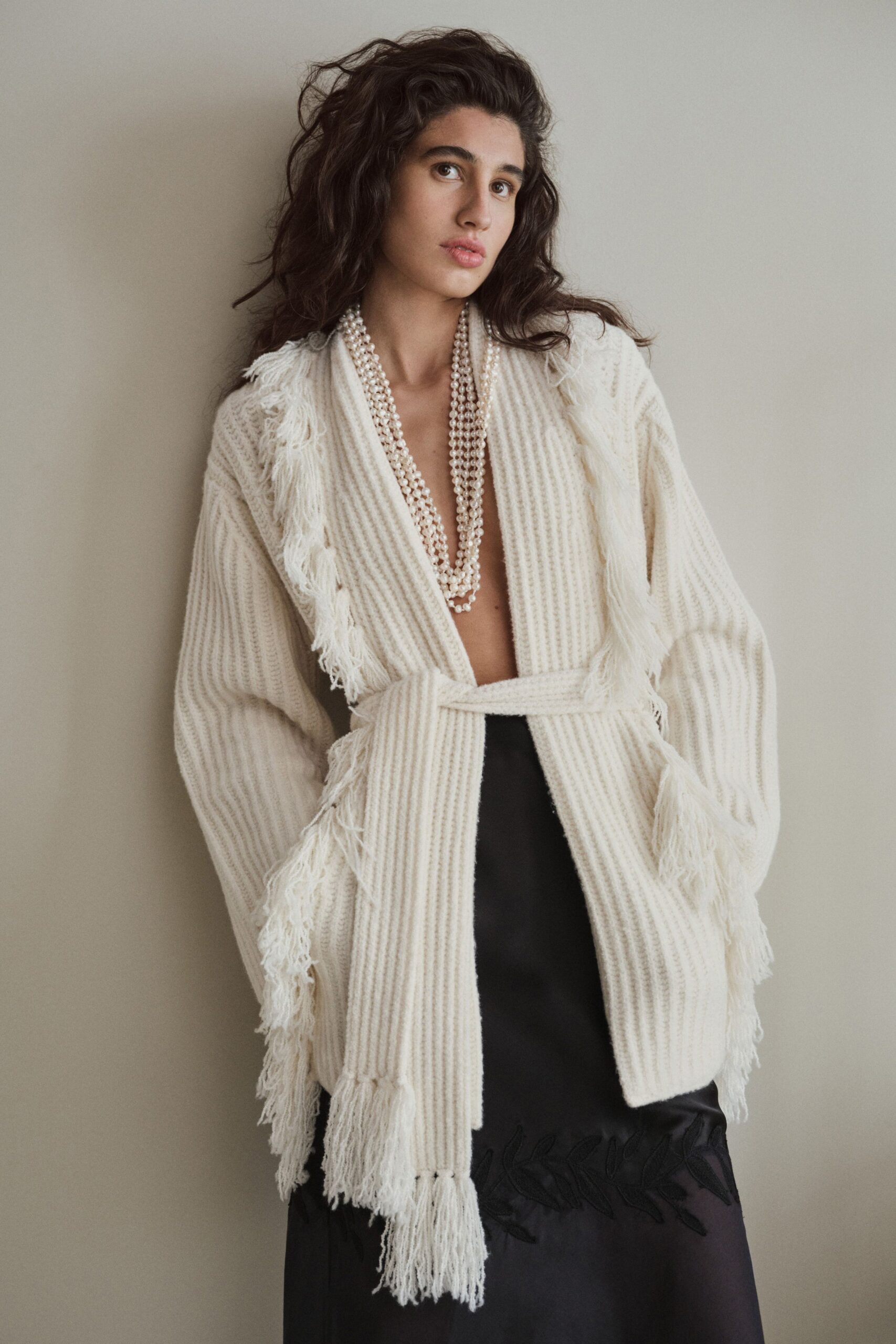 white wool long-sleeve collared relaxed fringed cardigan