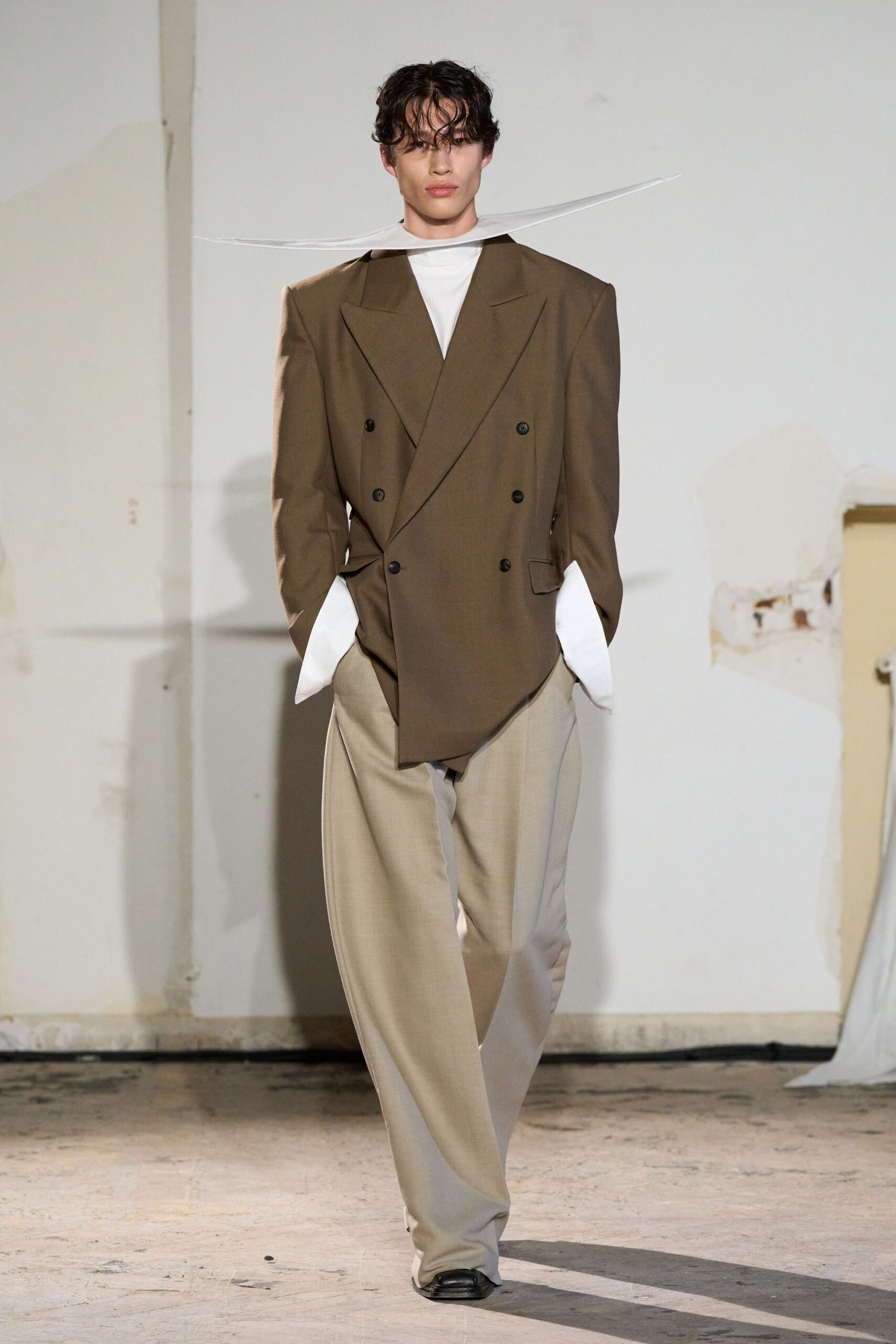 brown wool long-sleeve collared structured blazer