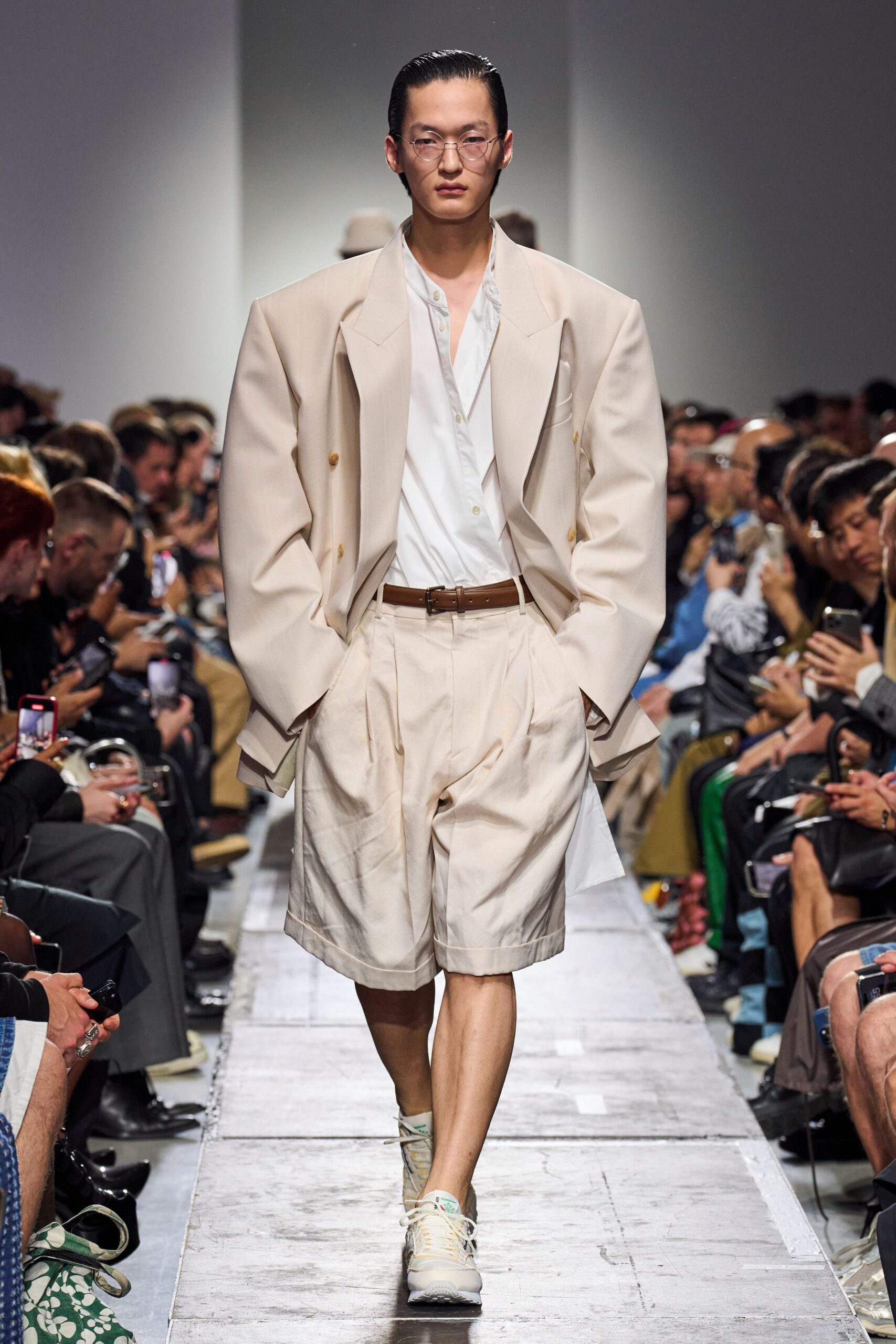 beige cotton long-sleeve collared oversized blazer