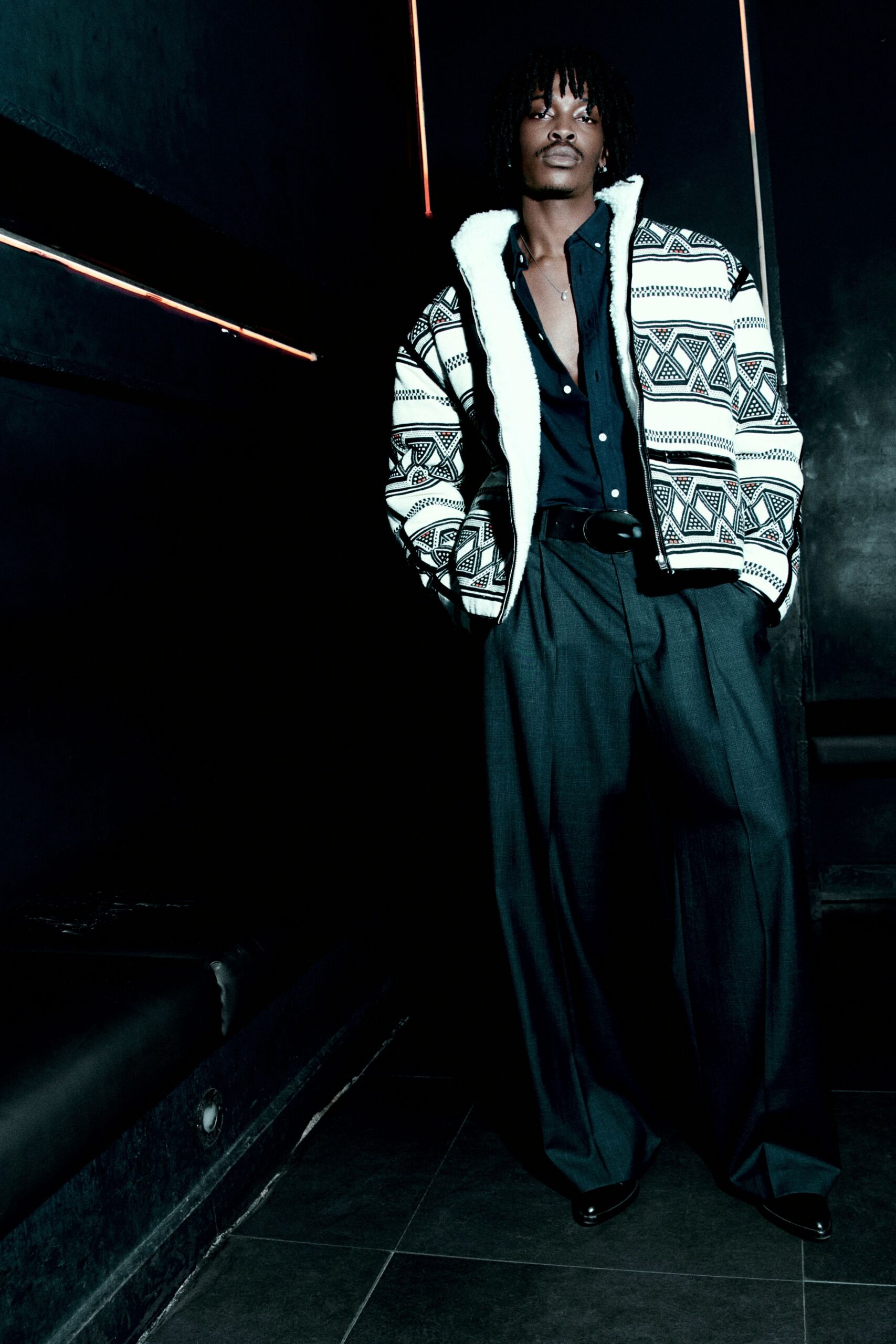 black faux-fur long-sleeve collared relaxed printed jacket