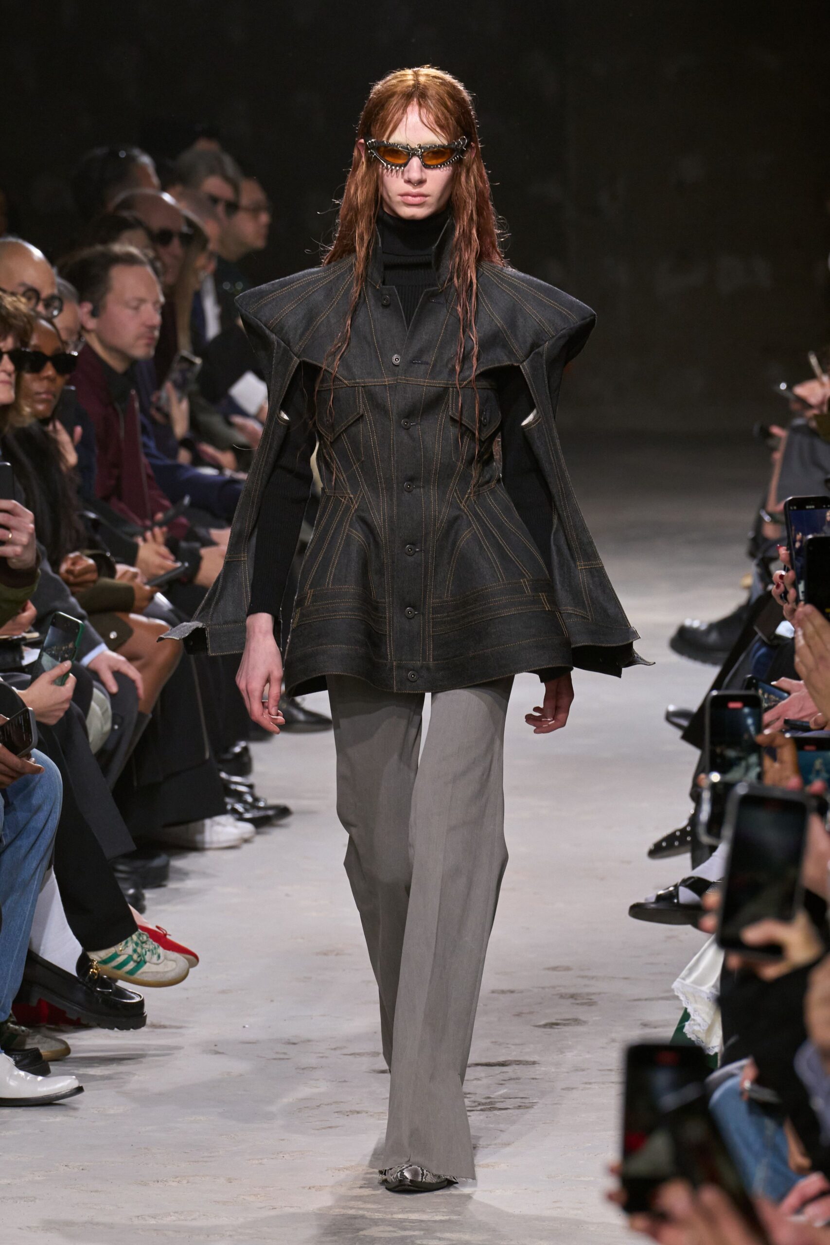 black cotton long-sleeve collared structured zippered jacket