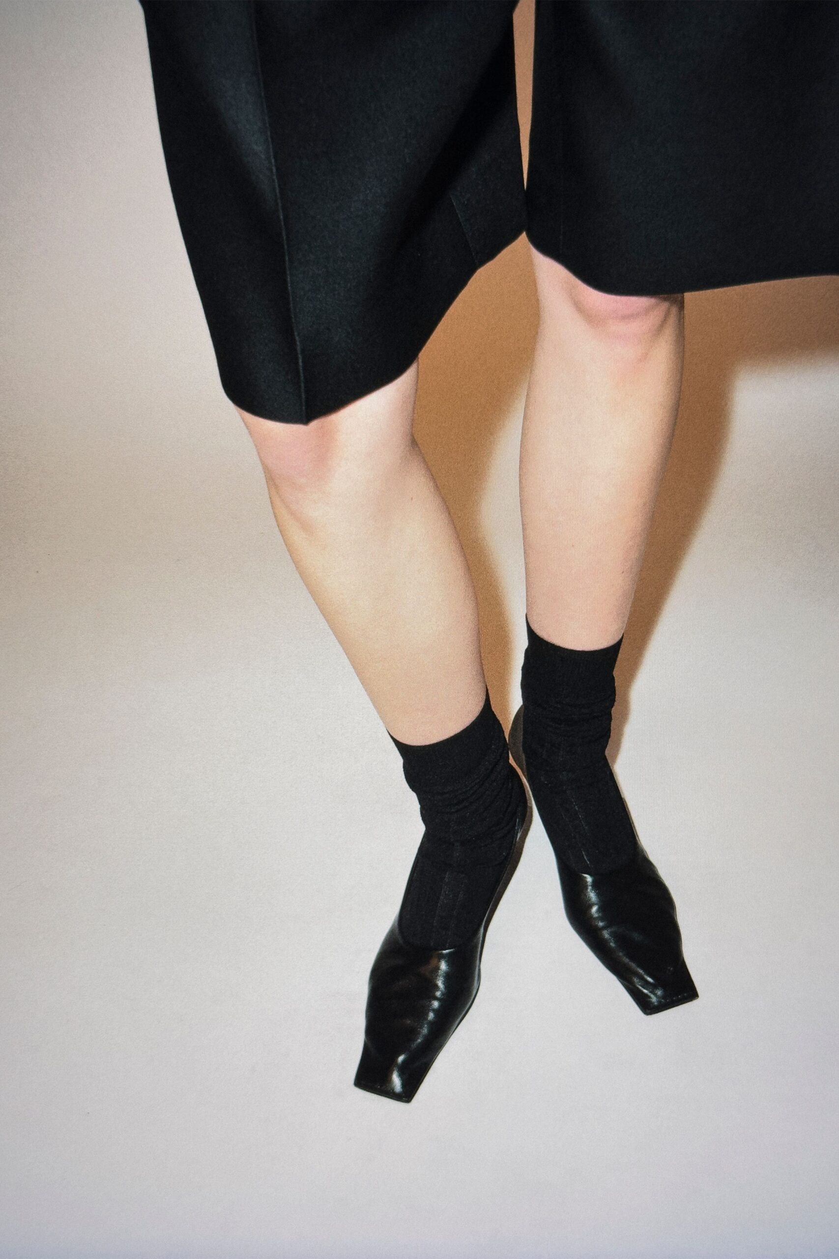 black relaxed pants with shoes