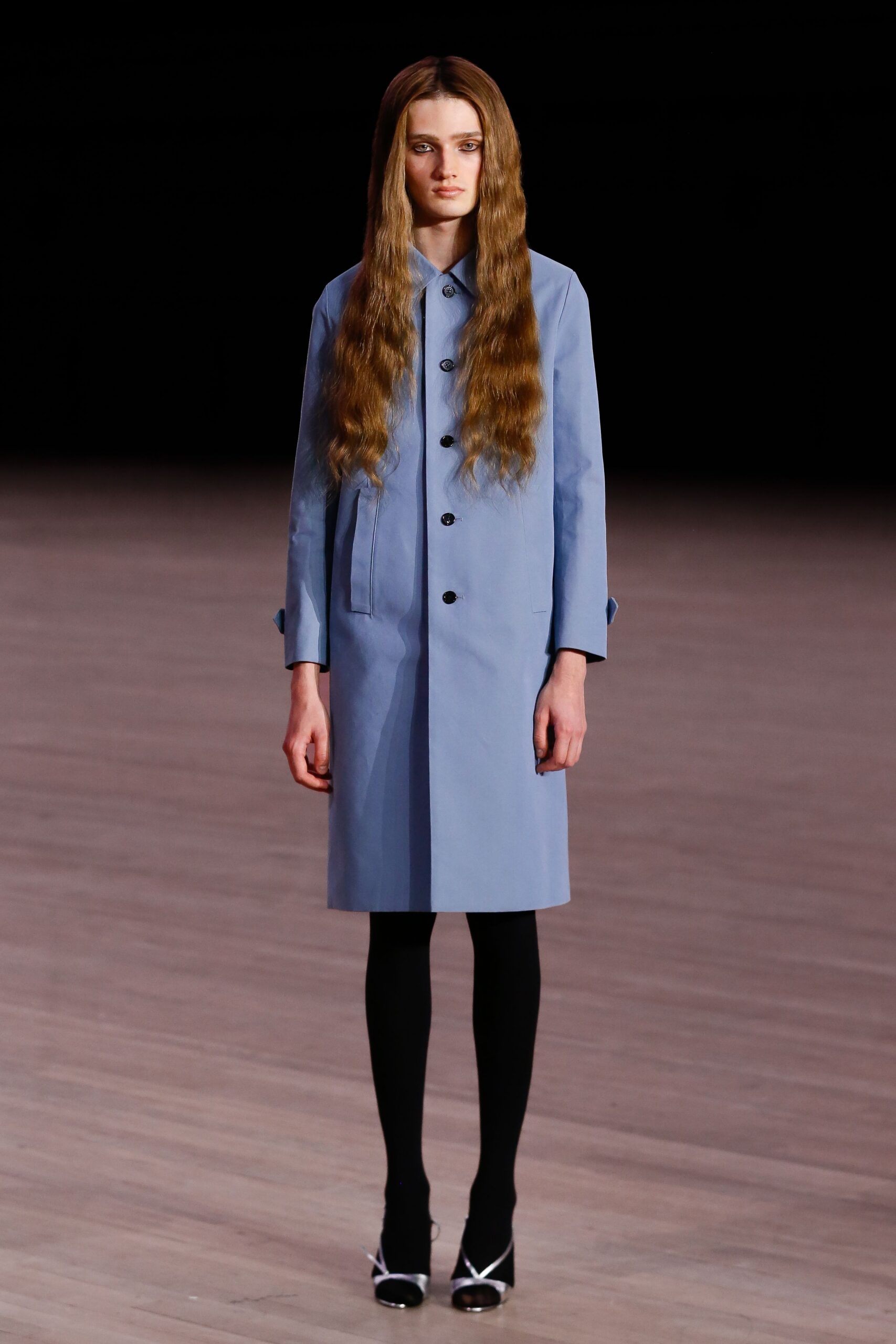 blue cotton long-sleeve collared fitted buttoned short coat