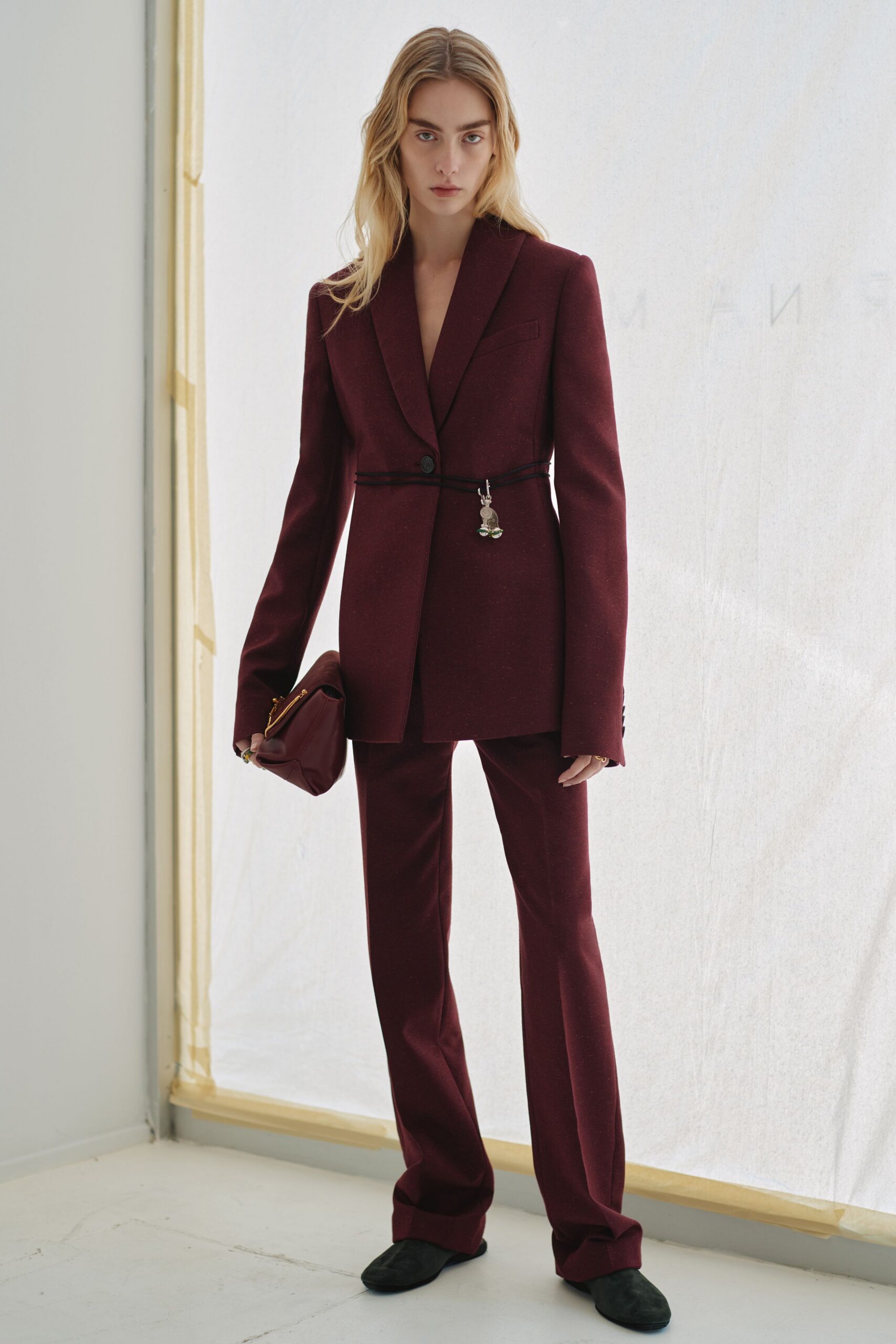maroon wool long-sleeve collared tailored buttoned blazer