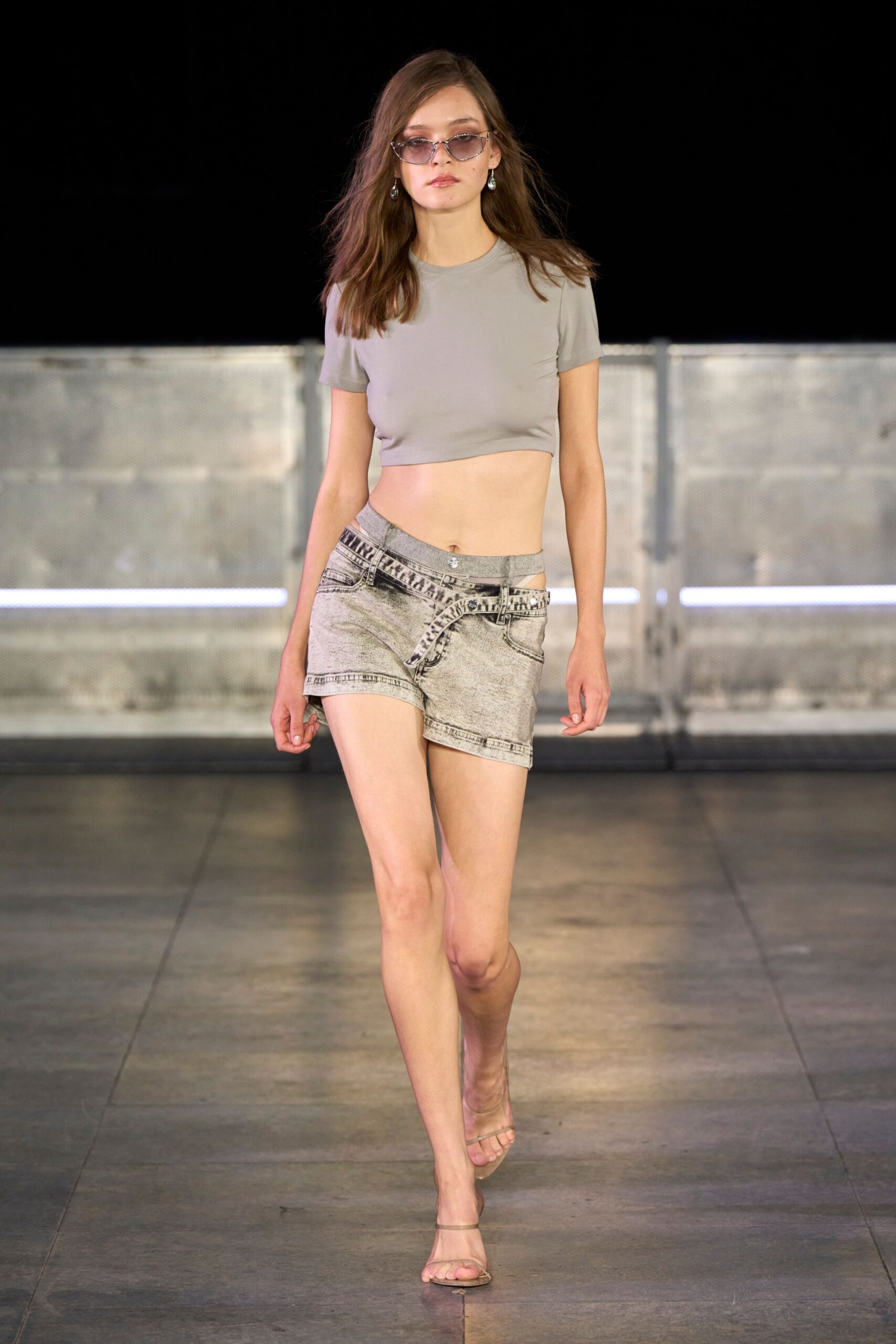 beige denim fitted distressed shorts