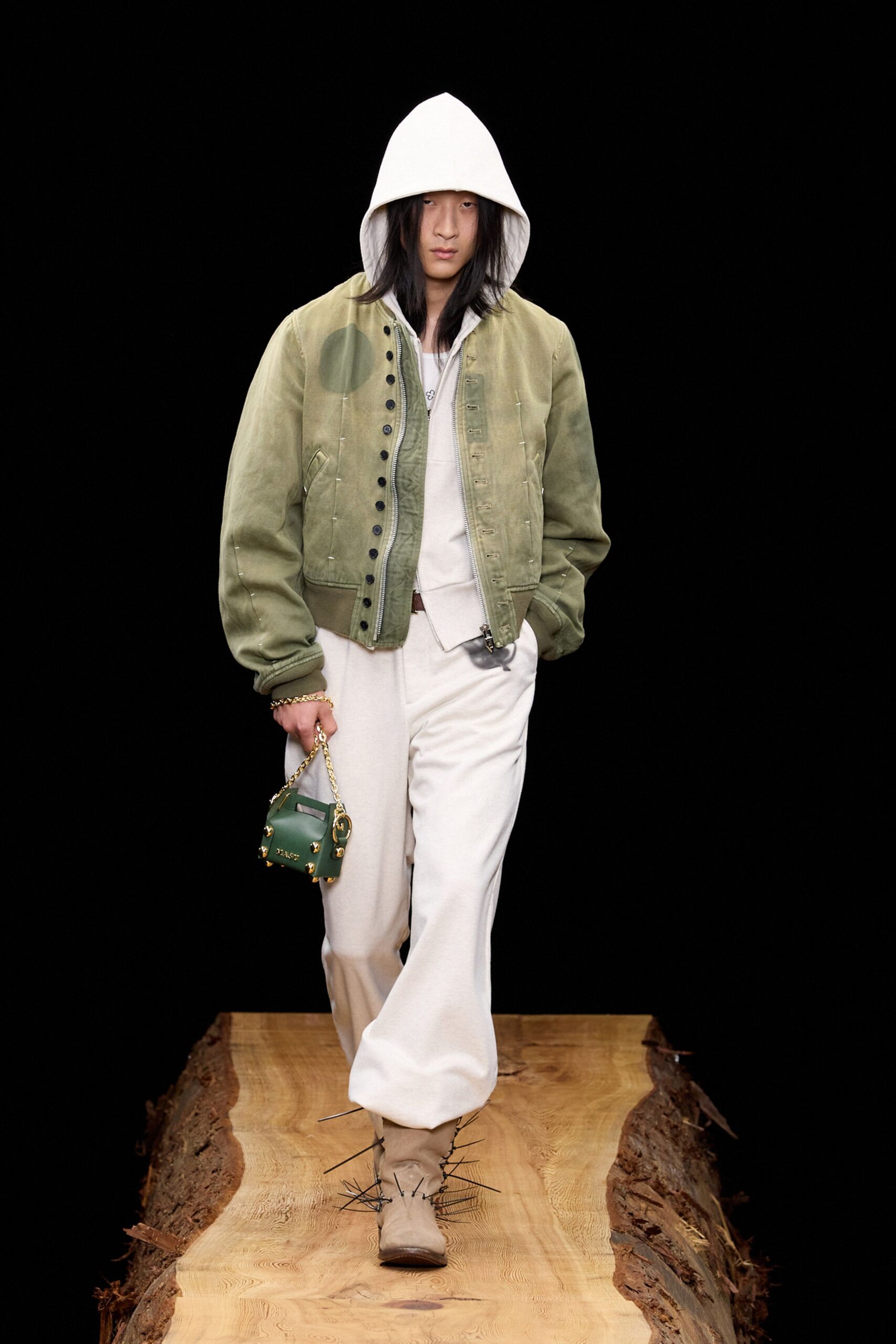 green cotton long-sleeve collared relaxed buttoned jacket