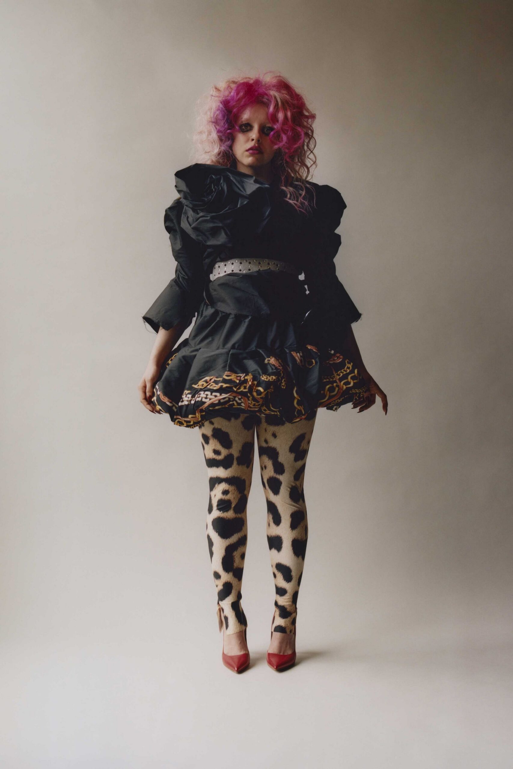 beige cotton fitted animal-print leggings