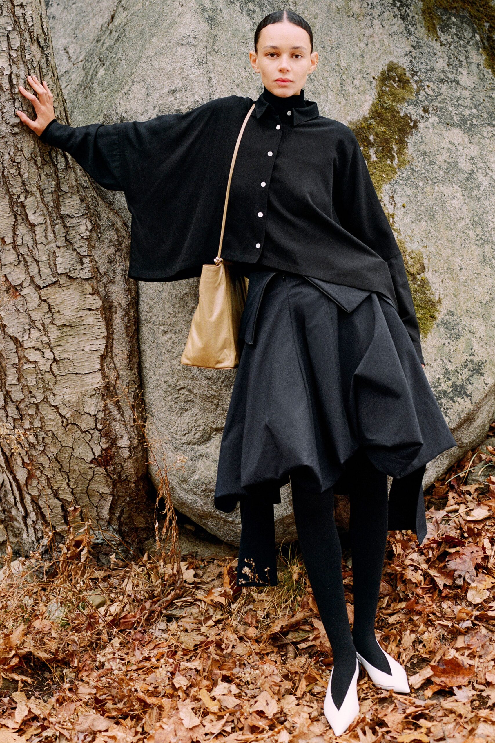 black cotton long-sleeve collared relaxed buttoned top