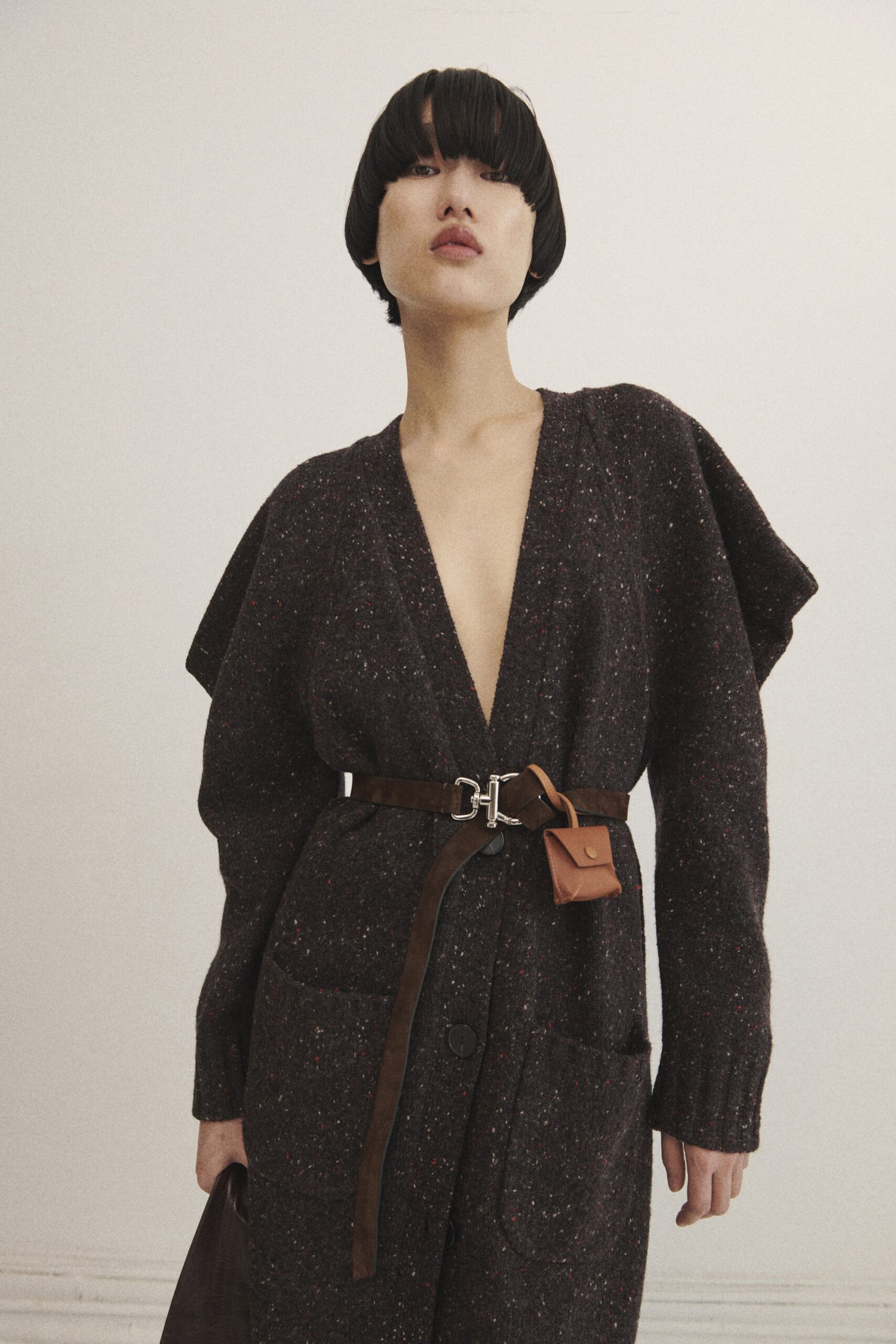 brown wool long-sleeve v-neck relaxed buttoned pockets cardigan