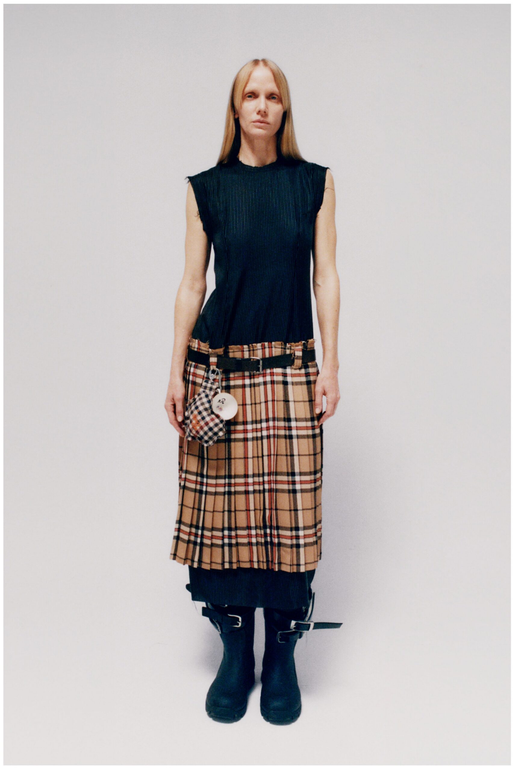 beige cotton relaxed checked skirt