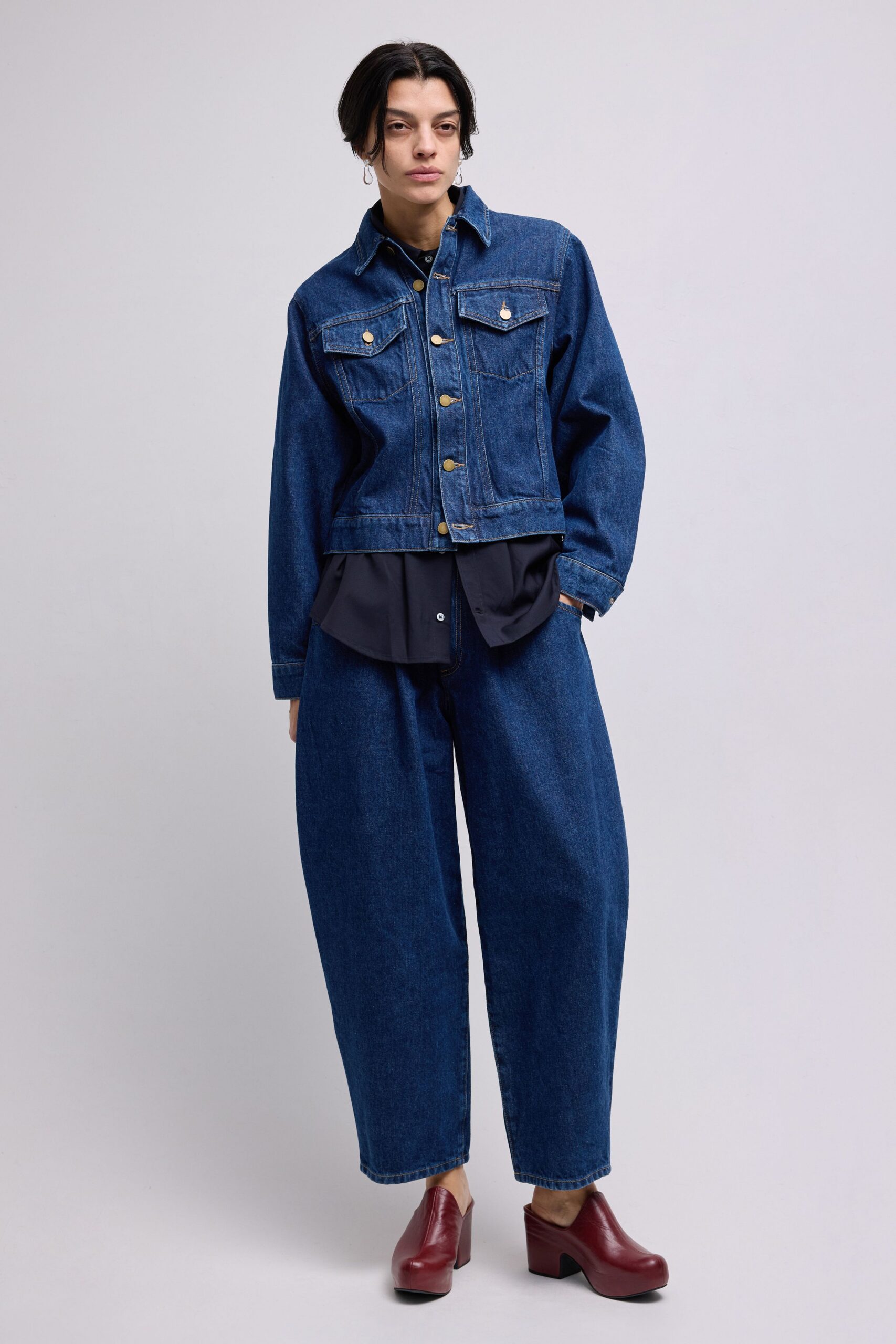 blue denim long-sleeve collared relaxed buttoned jacket