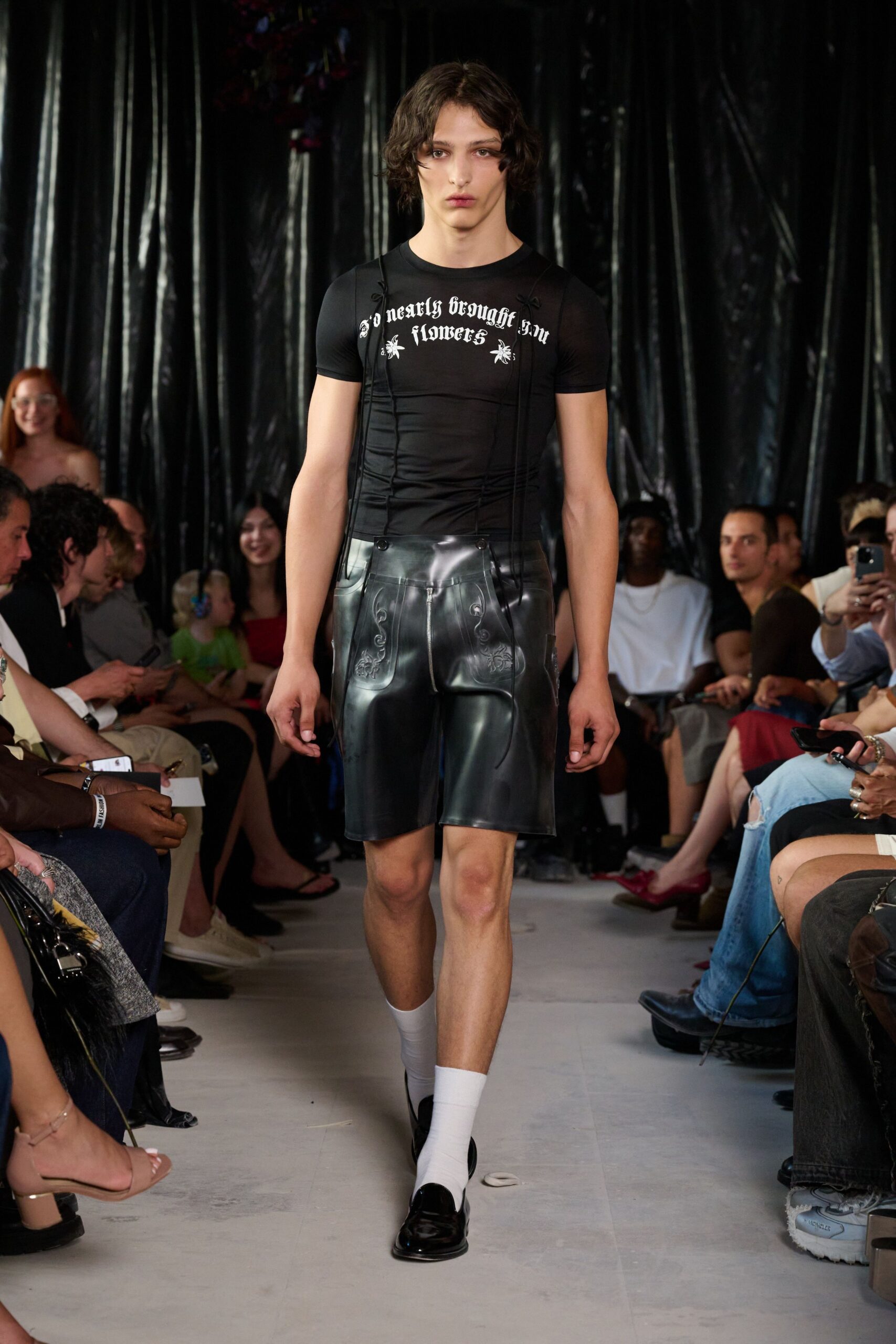 black leather fitted pleated short shorts